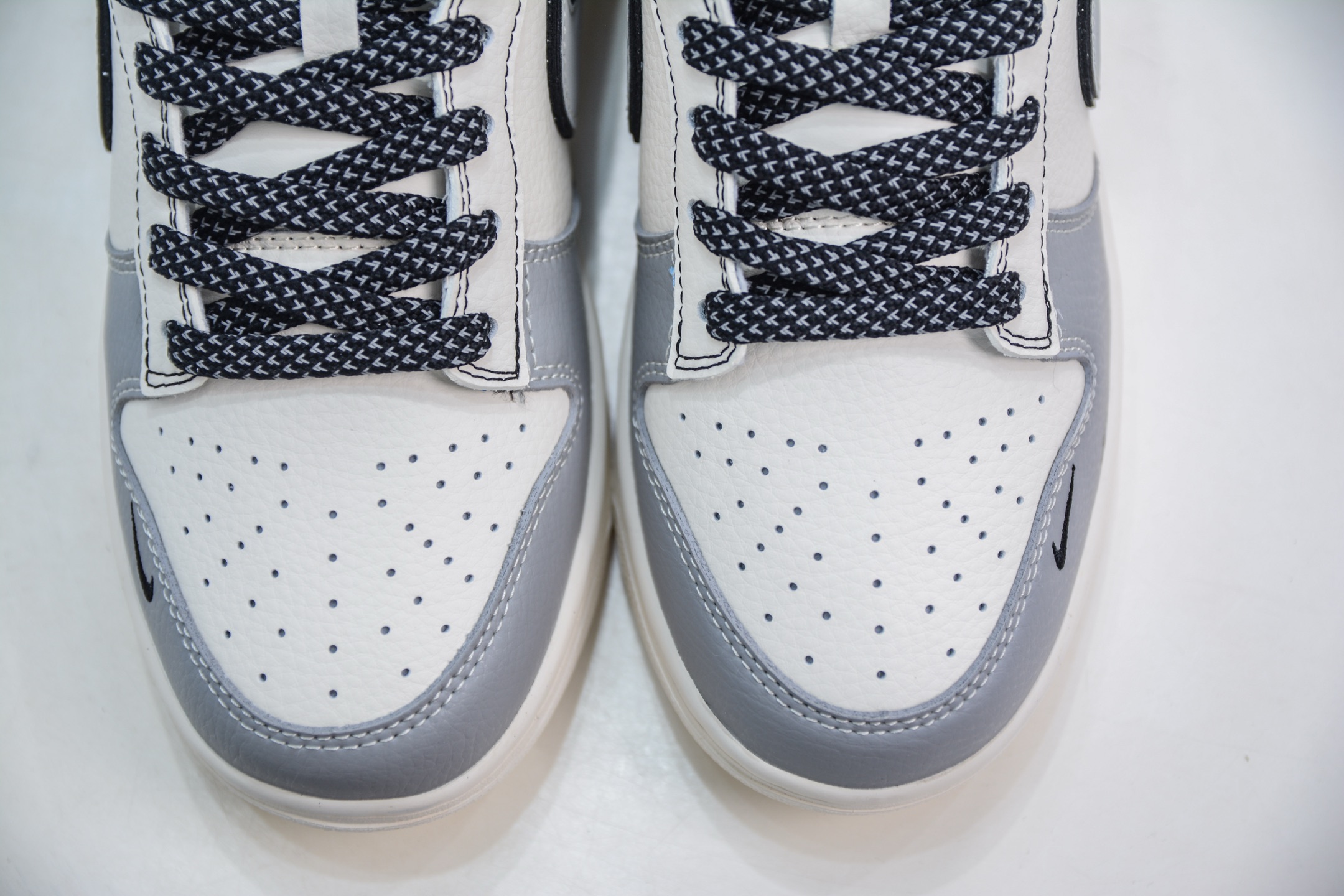 Nike SB Dunk Low x Stussy 斯图西联名-双拼黑灰 ZH2598-227