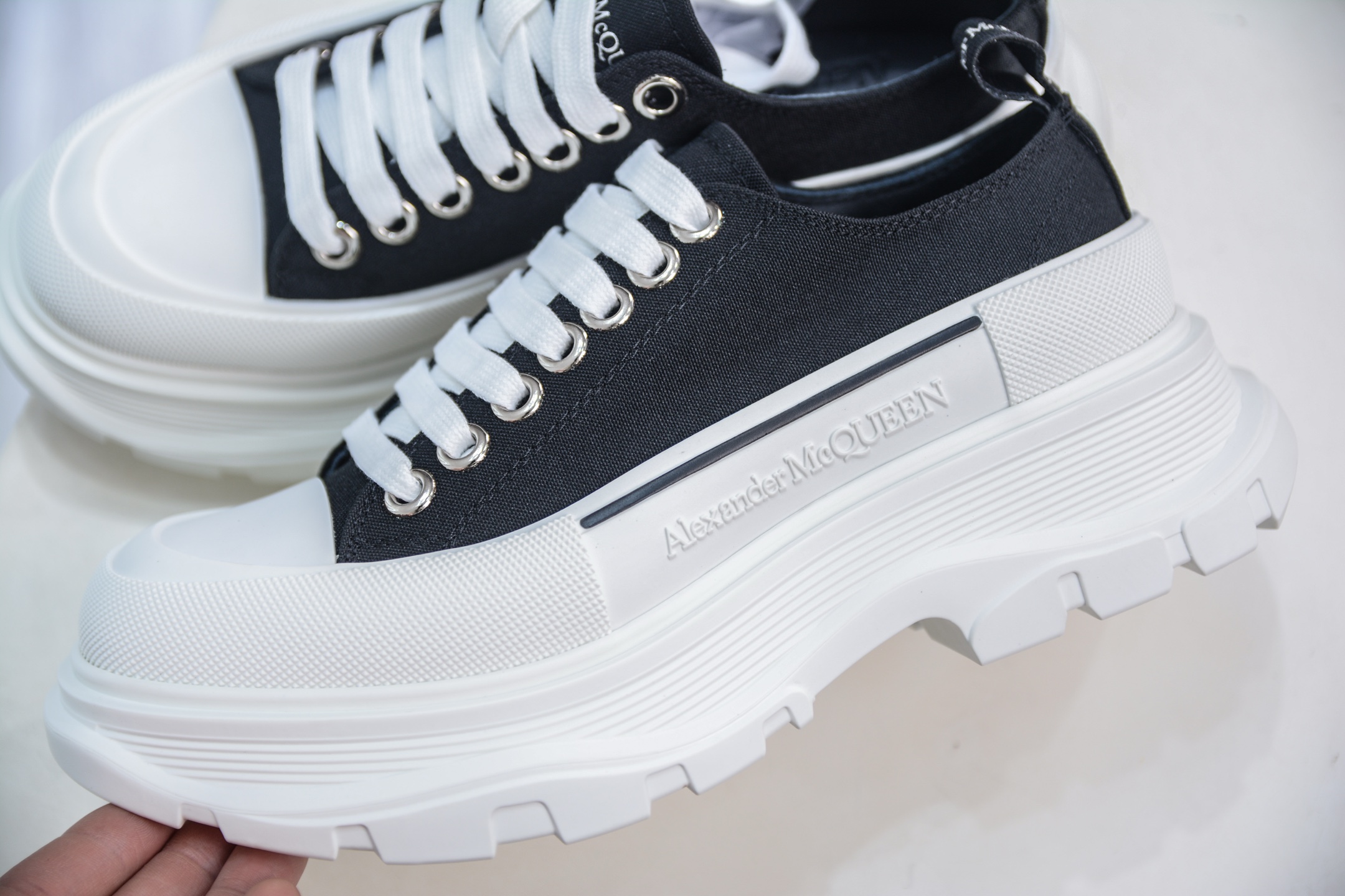 AlexanderMcQueen/亚历山大麦昆松糕鞋厚底增高帆布鞋
