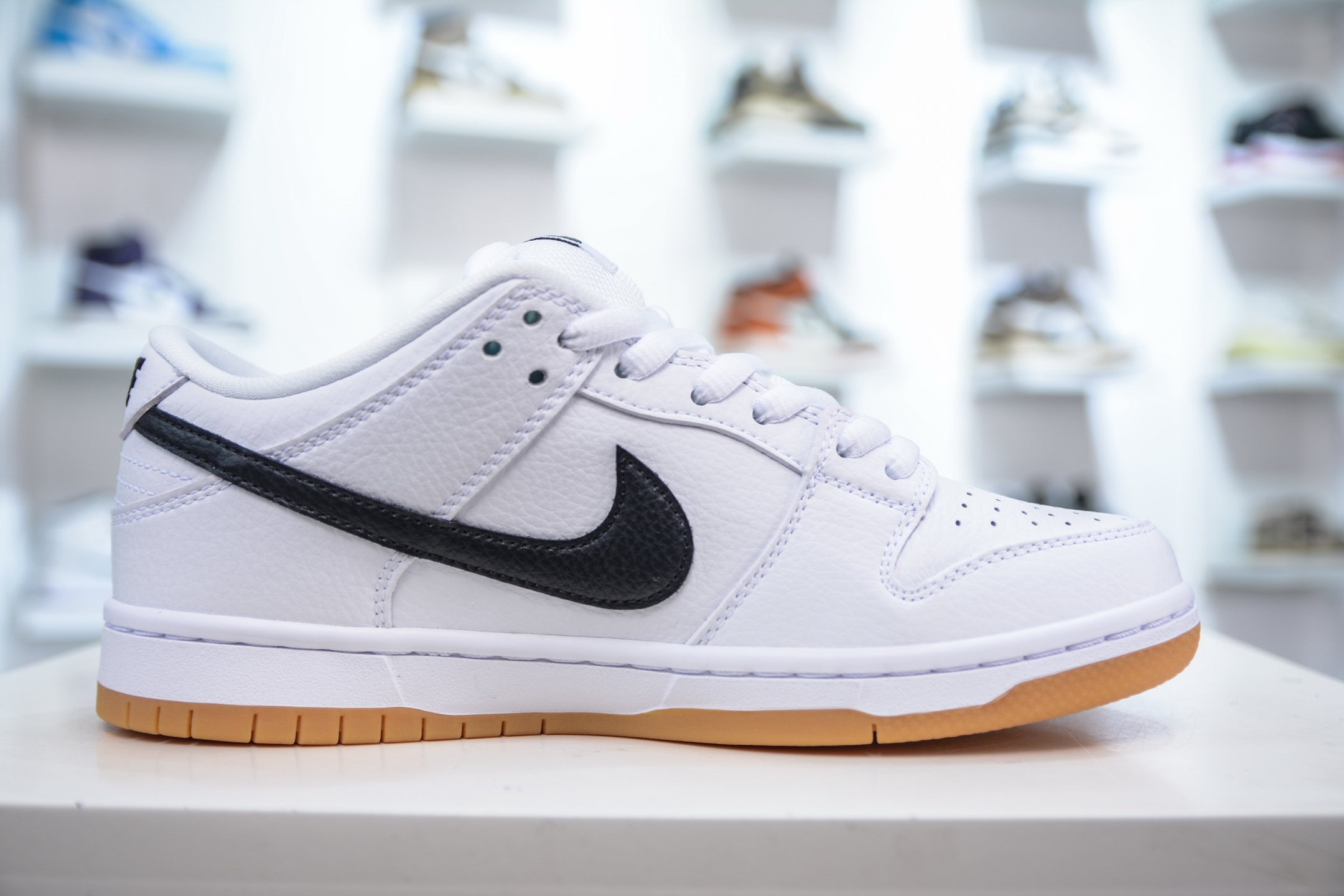 AY性价比 260 AY纯原 多版本供应 AY性价比 NK SB Dunk Low Pro lso ”White Gum” 白黑生胶 CD2563-101