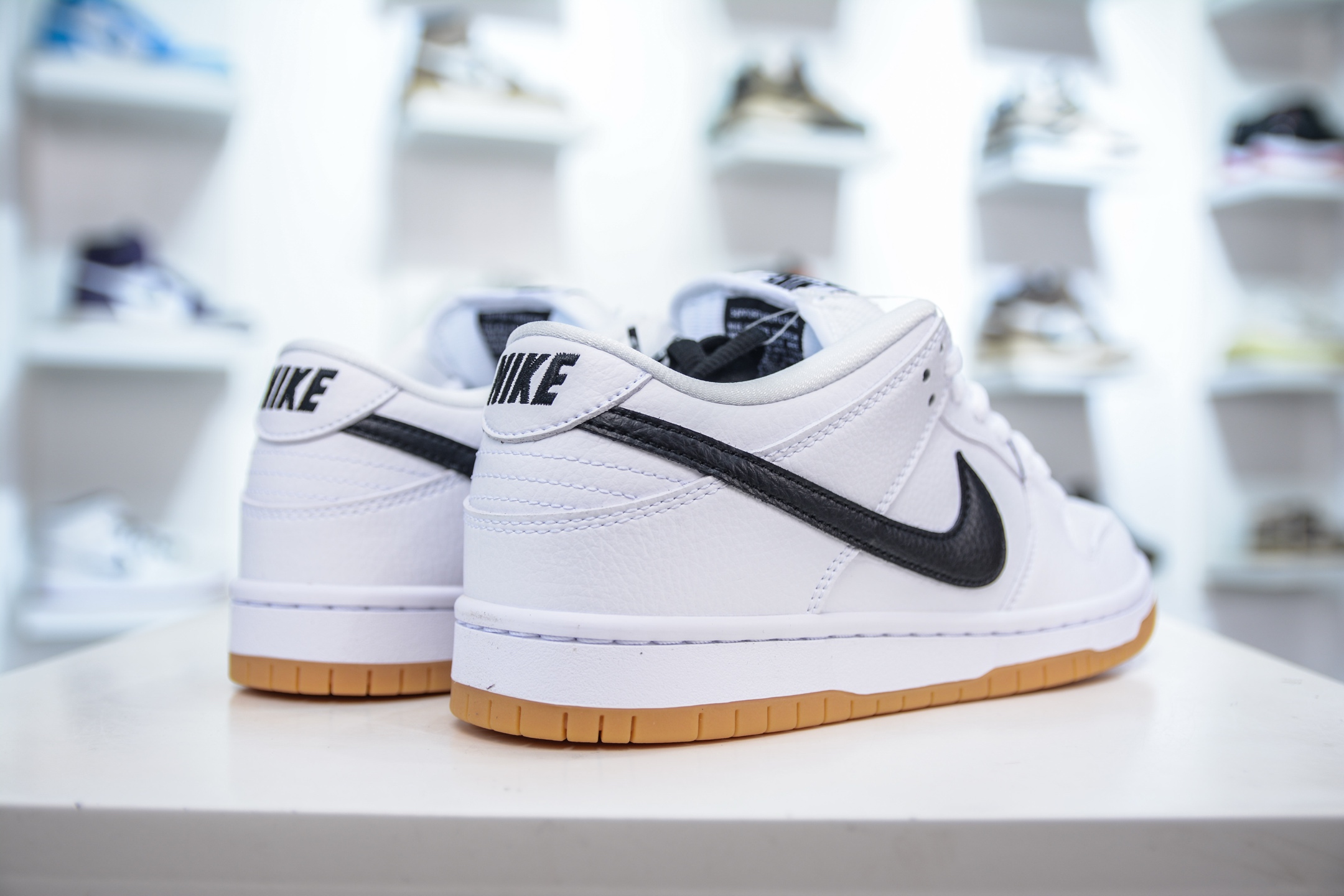 AY性价比 260 AY纯原 多版本供应 AY性价比 NK SB Dunk Low Pro lso ”White Gum” 白黑生胶 CD2563-101