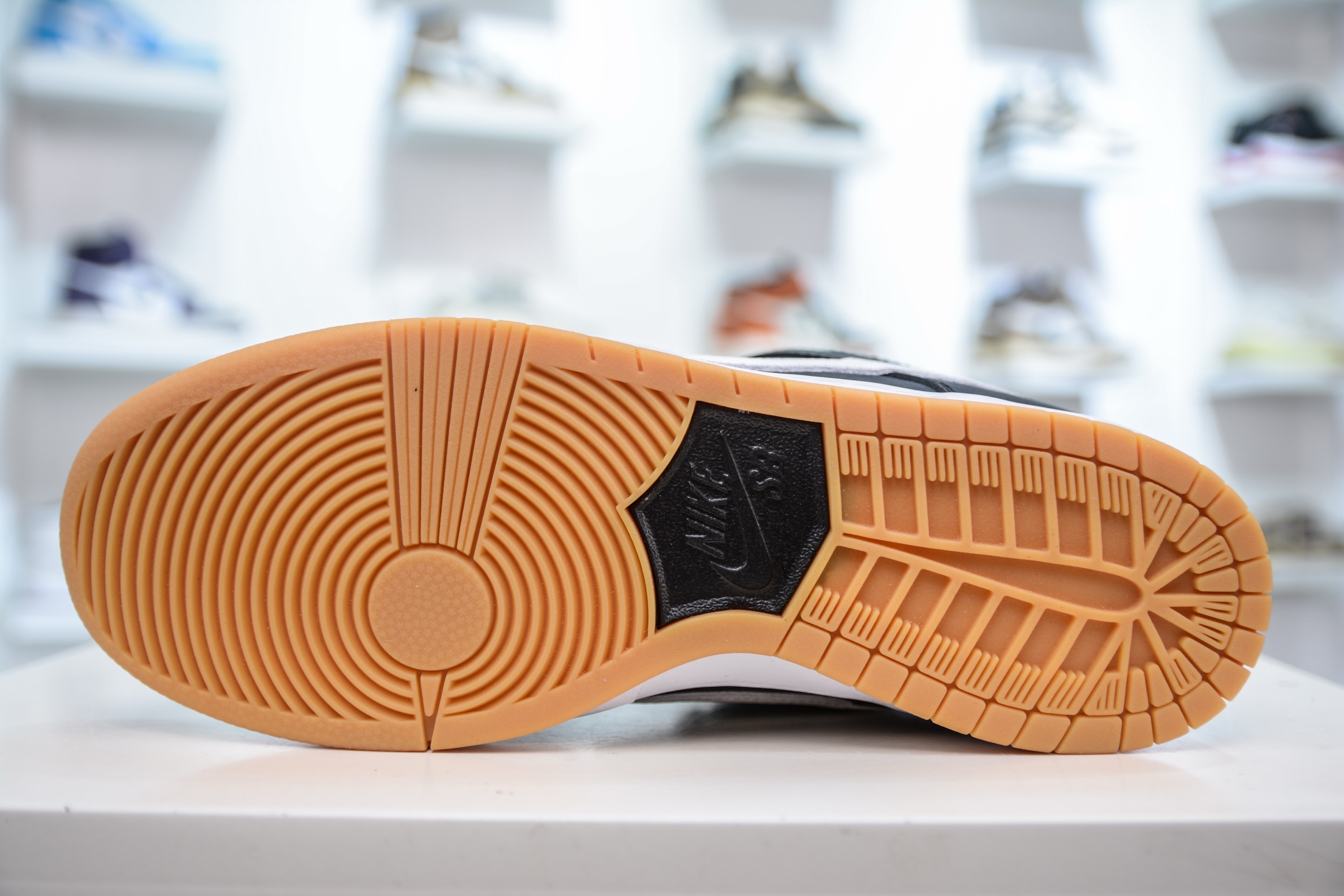 AY性价比 260 AY纯原 多版本供应 AY性价比 Nike Dunk SB Low 黑白生胶 CD2563-006