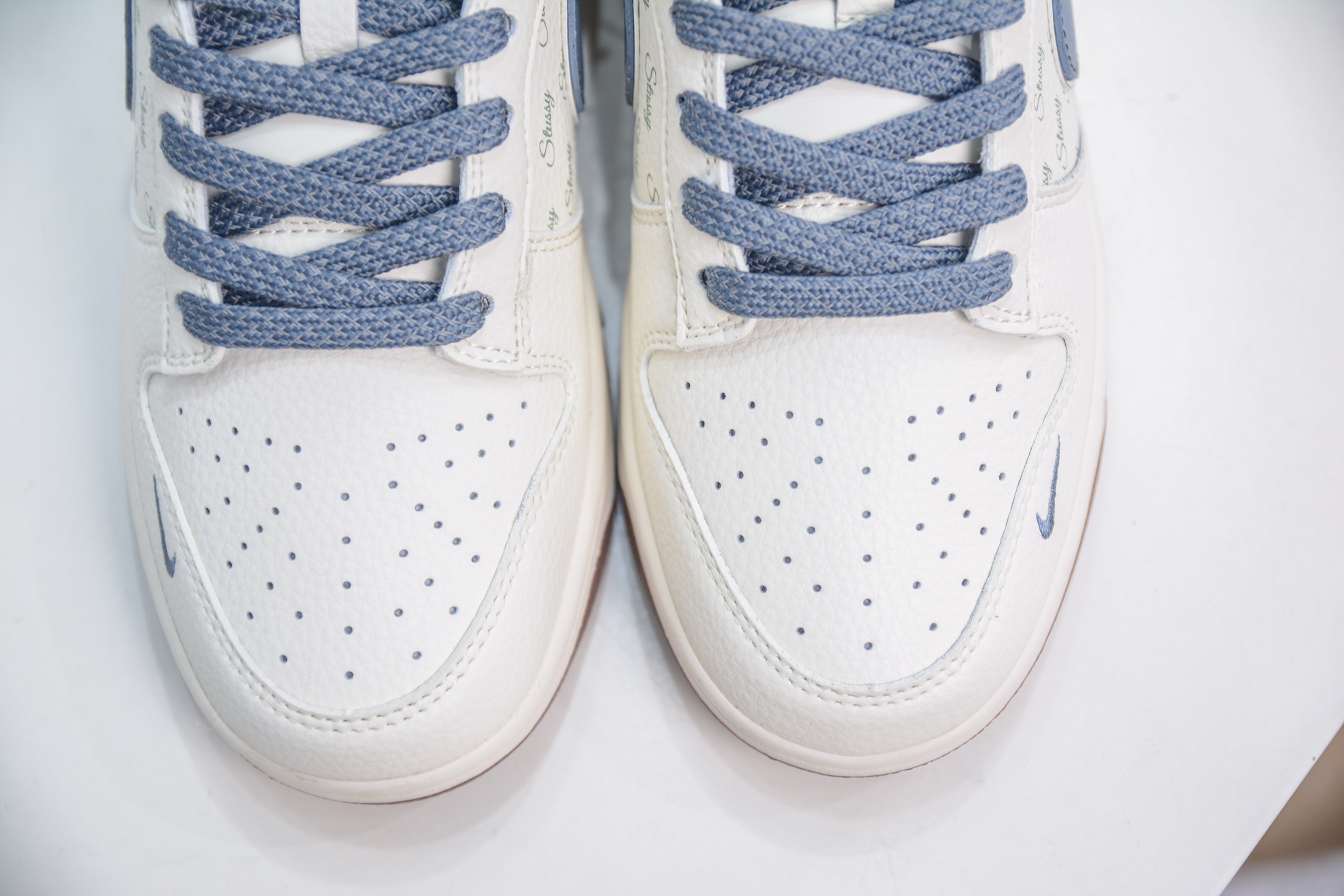 Nike SB Dunk Low x Stussy 斯图西联名-白浅蓝棕 ZH2598-247