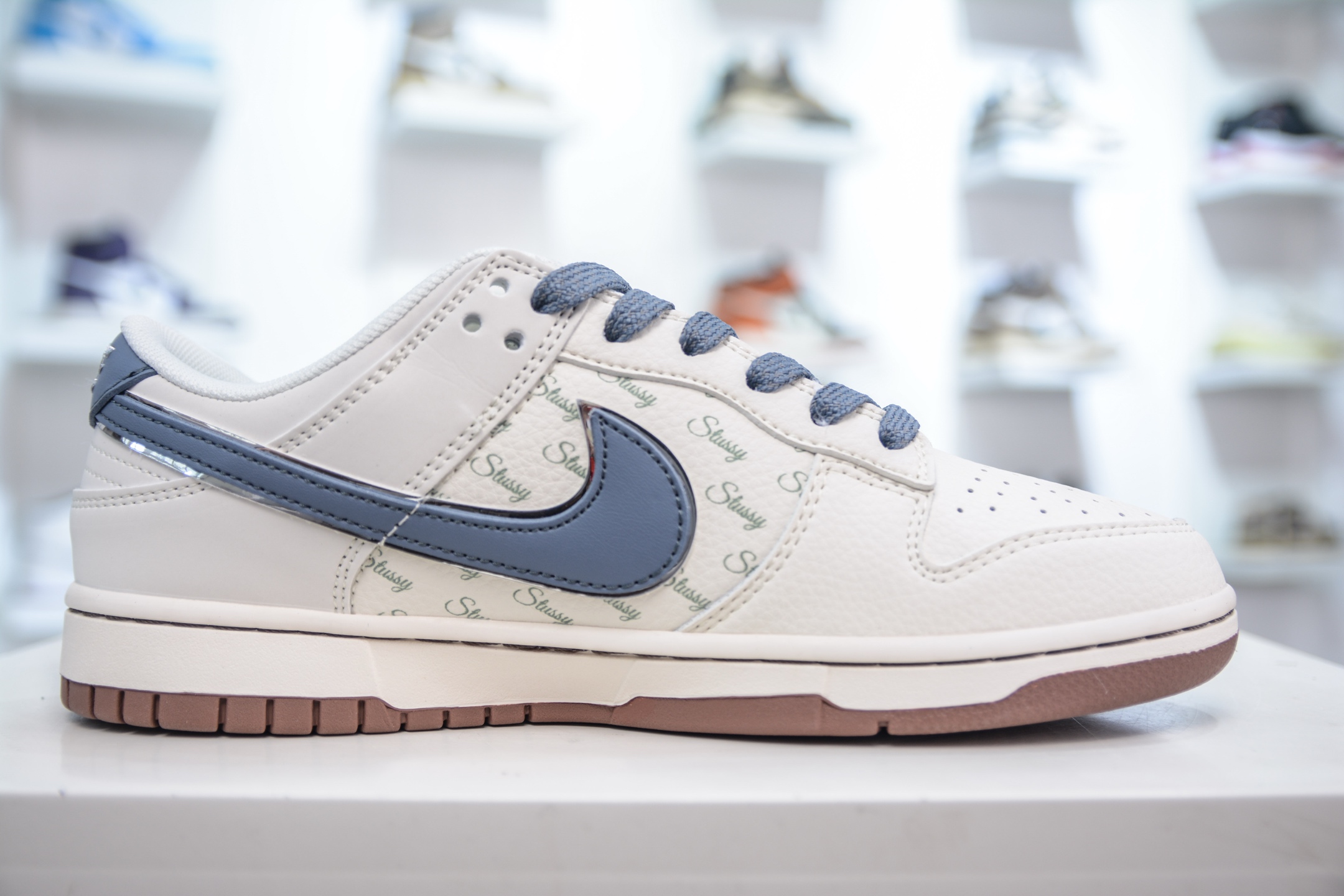 Nike SB Dunk Low x Stussy 斯图西联名-白浅蓝棕 ZH2598-247