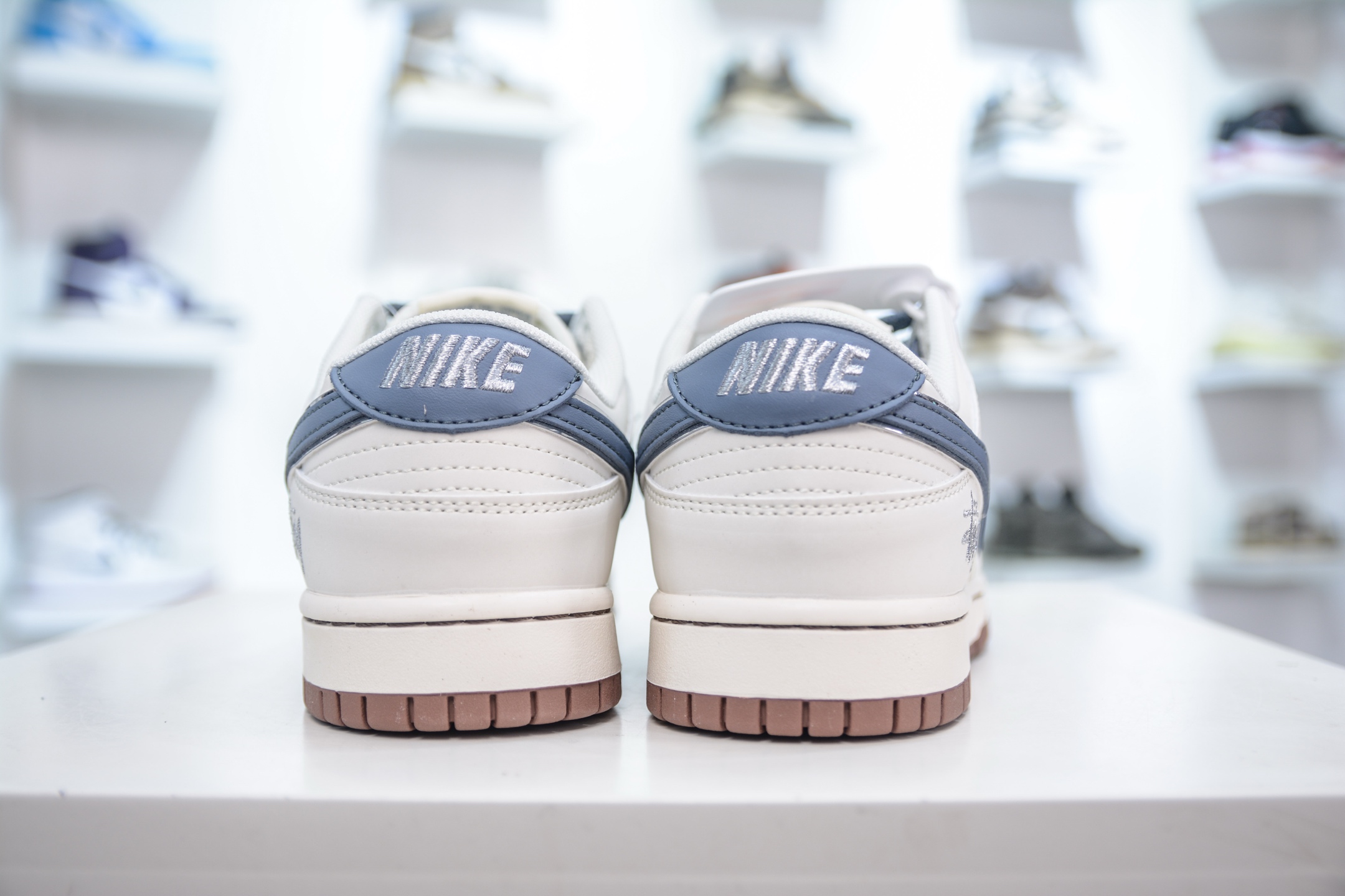 Nike SB Dunk Low x Stussy 斯图西联名-白浅蓝棕 ZH2598-247