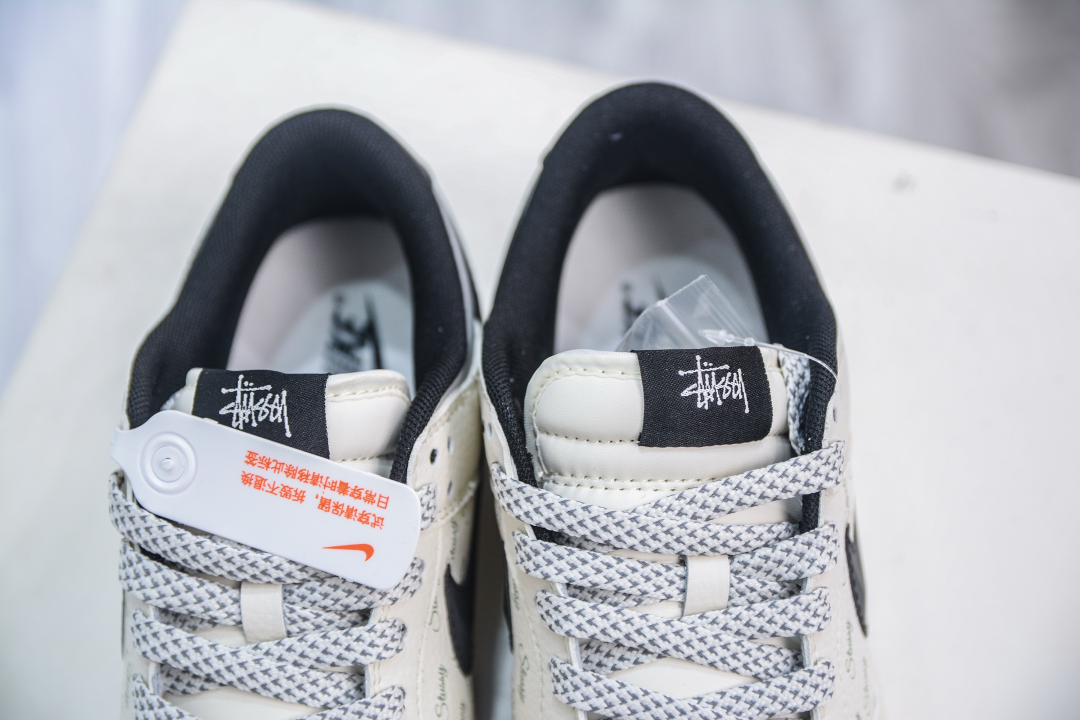 Nike SB Dunk Low x Stussy 斯图西-白灰黑立体勾 XS6089-537