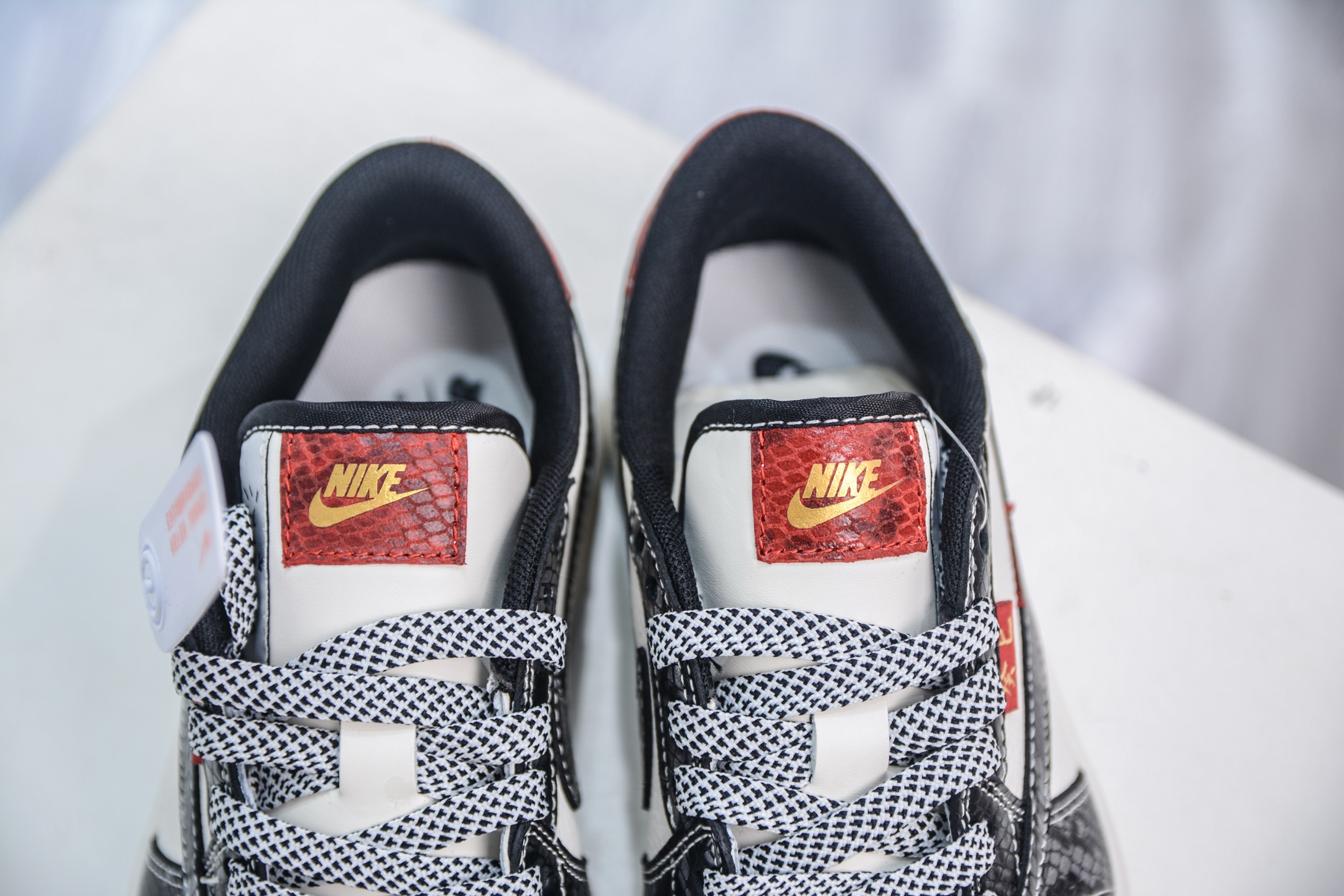 Travis Scott x Nike Air Jordan 1 Low 蛇年限定 双拼亮黑 YX5066-307