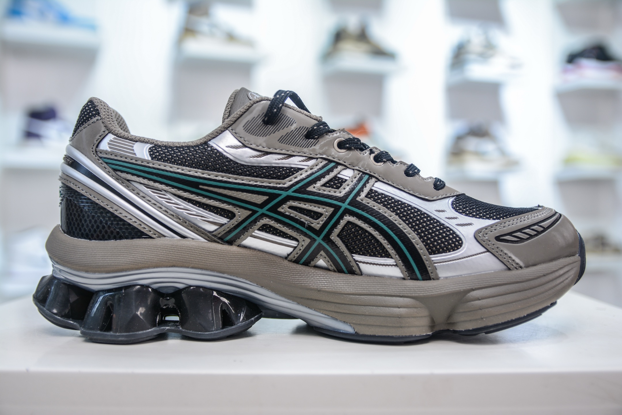 Asics Gel-Kinetic Fluent 亚瑟士运动休闲透气专业跑鞋 1203A737-002