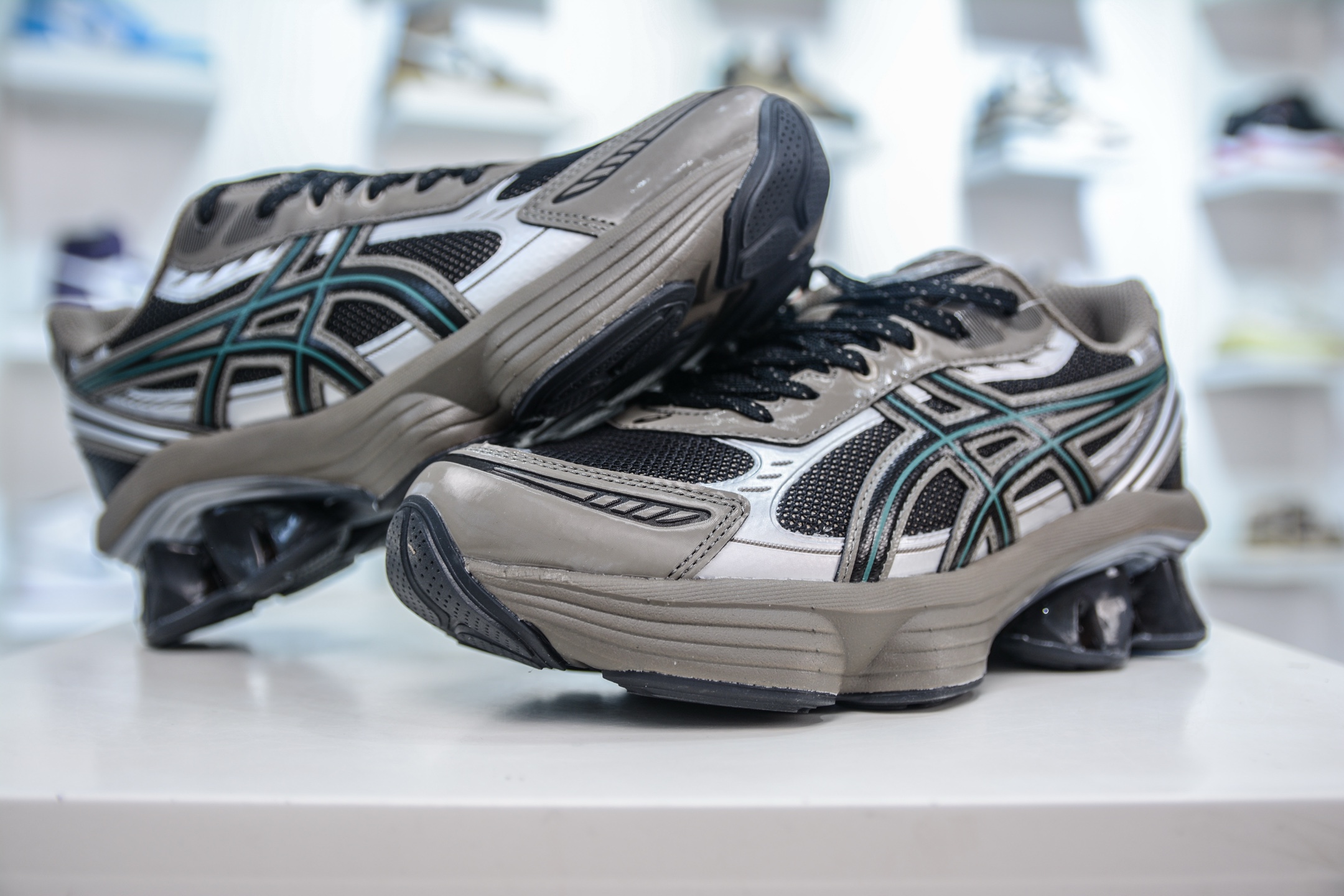 Asics Gel-Kinetic Fluent 亚瑟士运动休闲透气专业跑鞋 1203A737-002