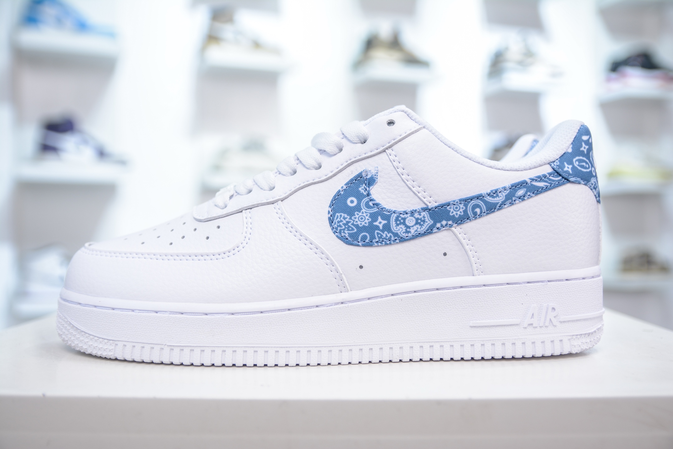 PB版 Nike Air Force 1 Low ”Paisley Swoosh”白蓝腰果花 空军一号低帮百搭休闲运动板鞋 DH4406-100
