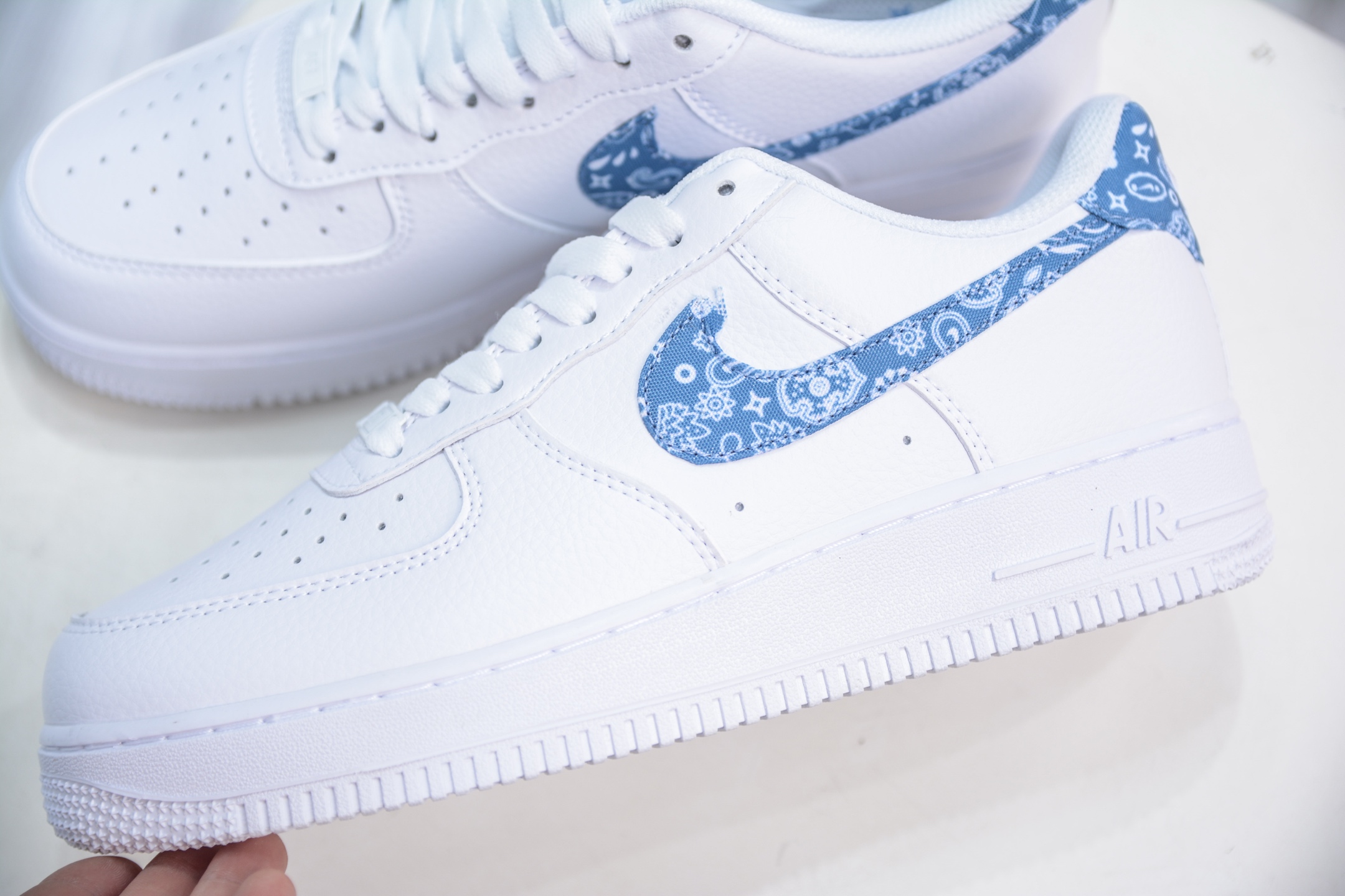 PB版 Nike Air Force 1 Low ”Paisley Swoosh”白蓝腰果花 空军一号低帮百搭休闲运动板鞋 DH4406-100