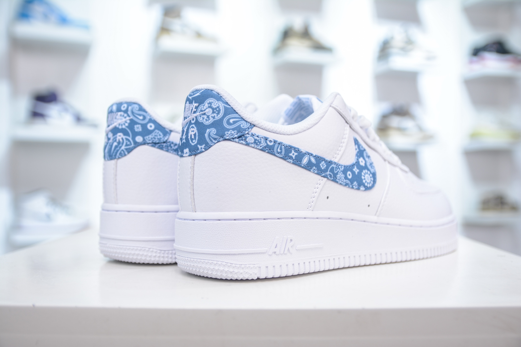 PB版 Nike Air Force 1 Low ”Paisley Swoosh”白蓝腰果花 空军一号低帮百搭休闲运动板鞋 DH4406-100