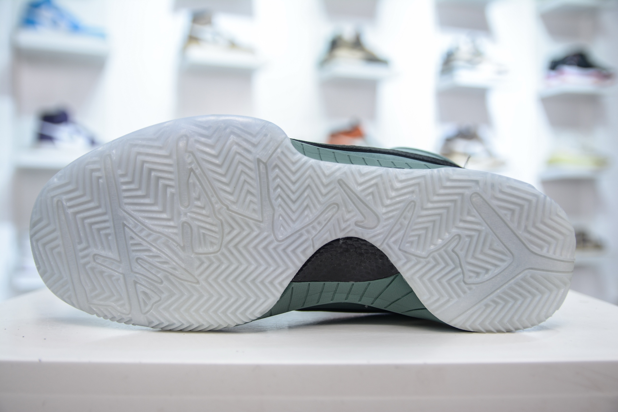 TOP纯原 NK Zoom Kobe 4 科比四代 电镀银绿色 Zoom Turbo气垫后掌EVA缓震 实战配置直接拉满 FQ3545-300