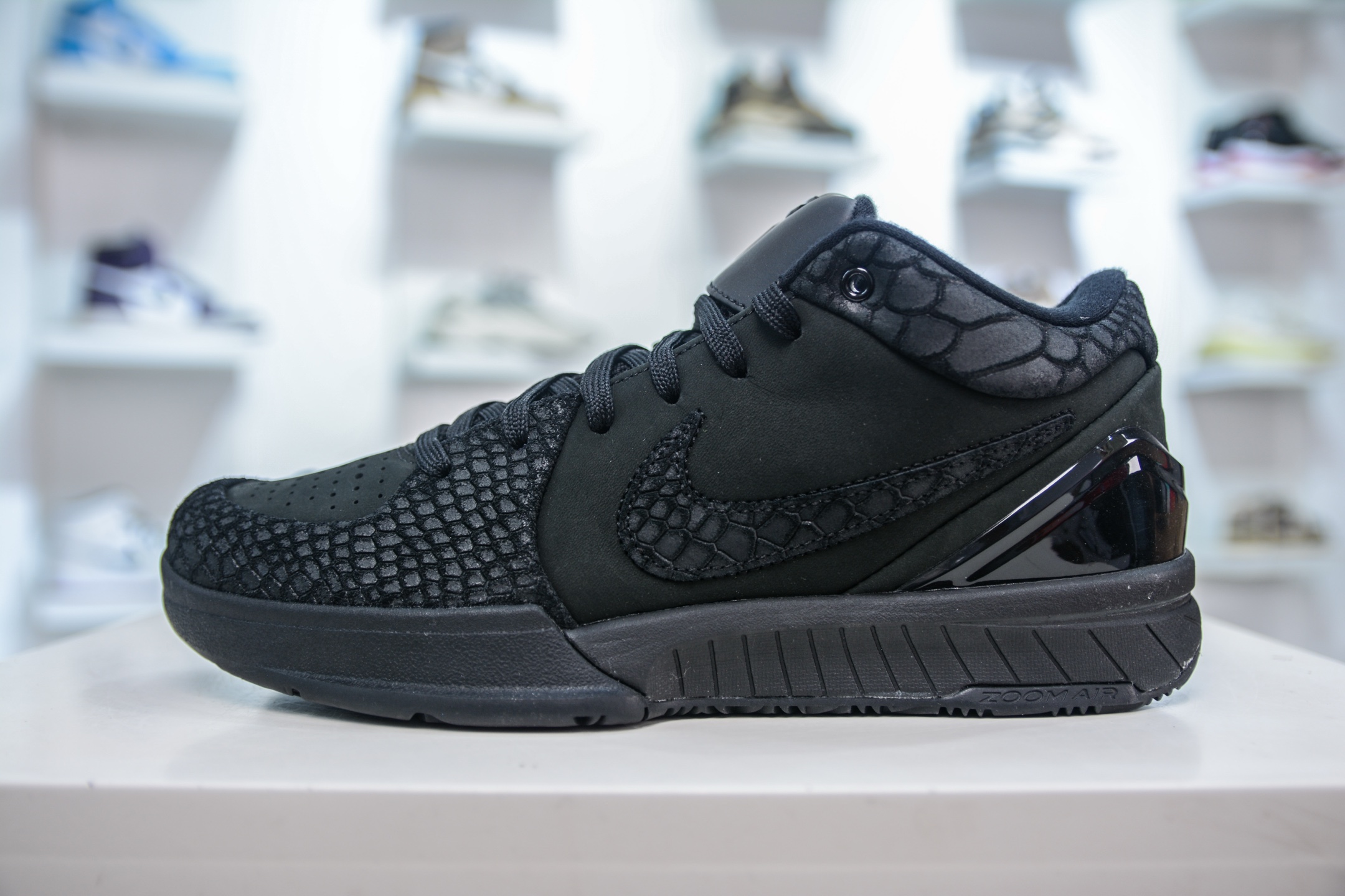 TOP纯原NK Zoom Kobe 4 ”Black Mamba” 科比四代 黑曼巴 Zoom Turbo气垫后掌EVA缓震 FQ3544-001