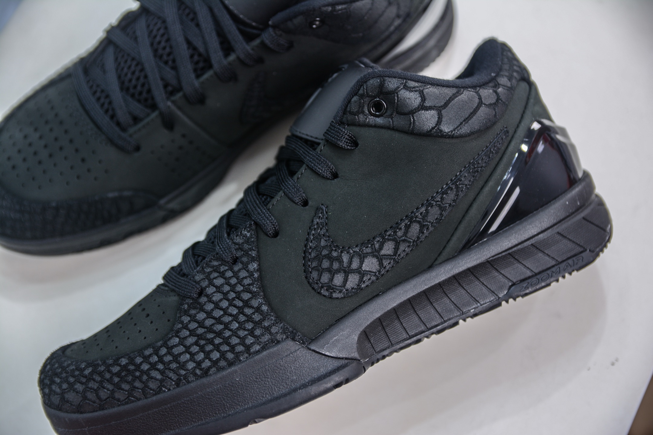 TOP纯原NK Zoom Kobe 4 ”Black Mamba” 科比四代 黑曼巴 Zoom Turbo气垫后掌EVA缓震 FQ3544-001