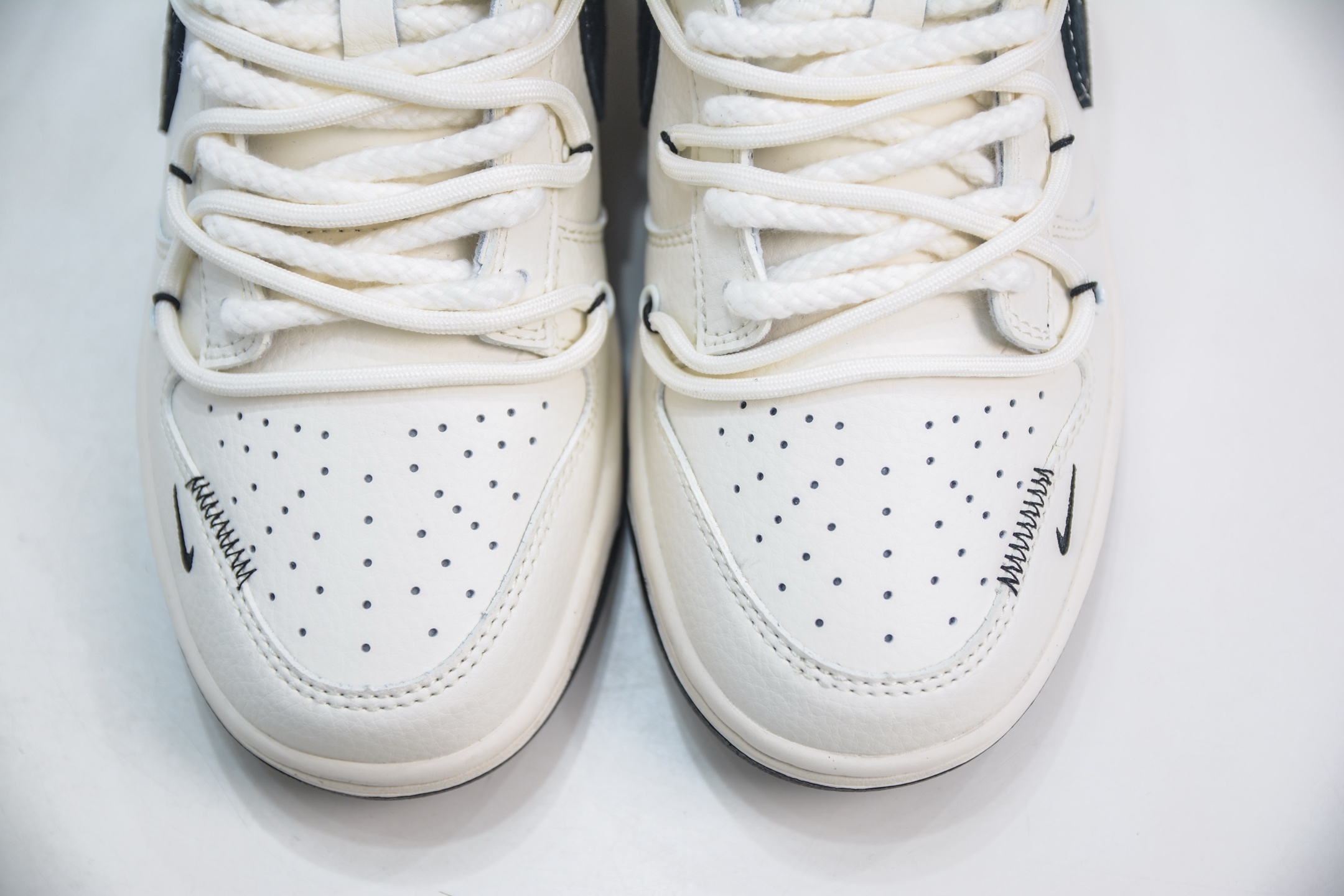 Nike SB Dunk Low x Supreme SUP联名-白黑绑带 YX5066-282