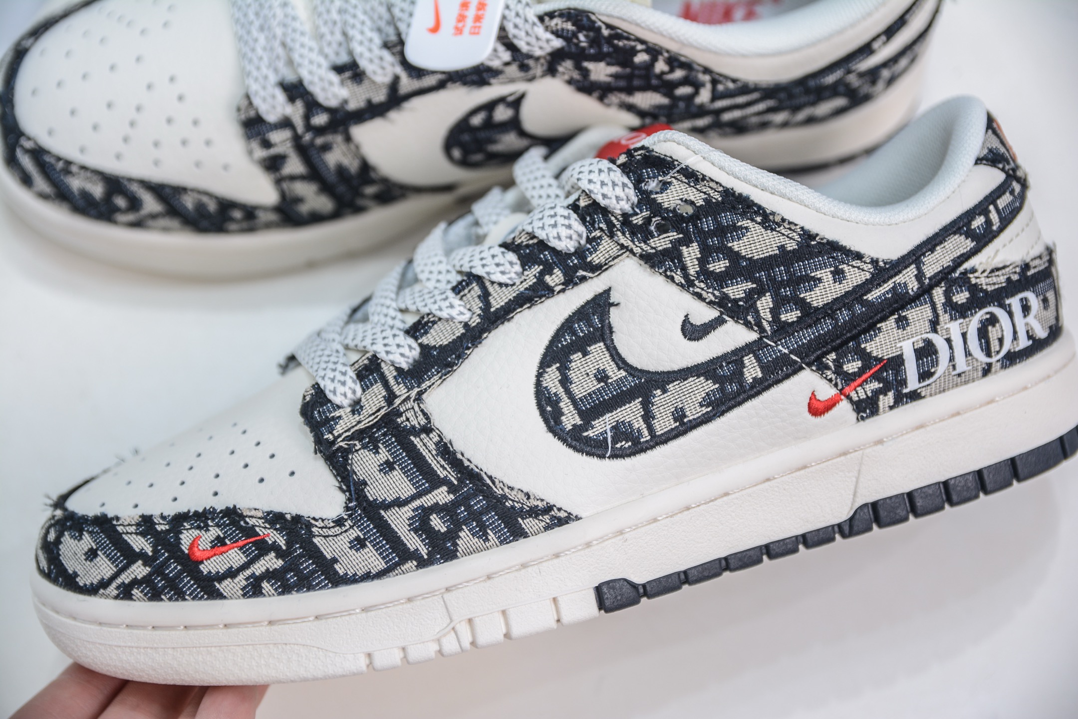 Dior x Nike SB Dunk Low 迪奥联名-黑白字母印花 SJ2558-015