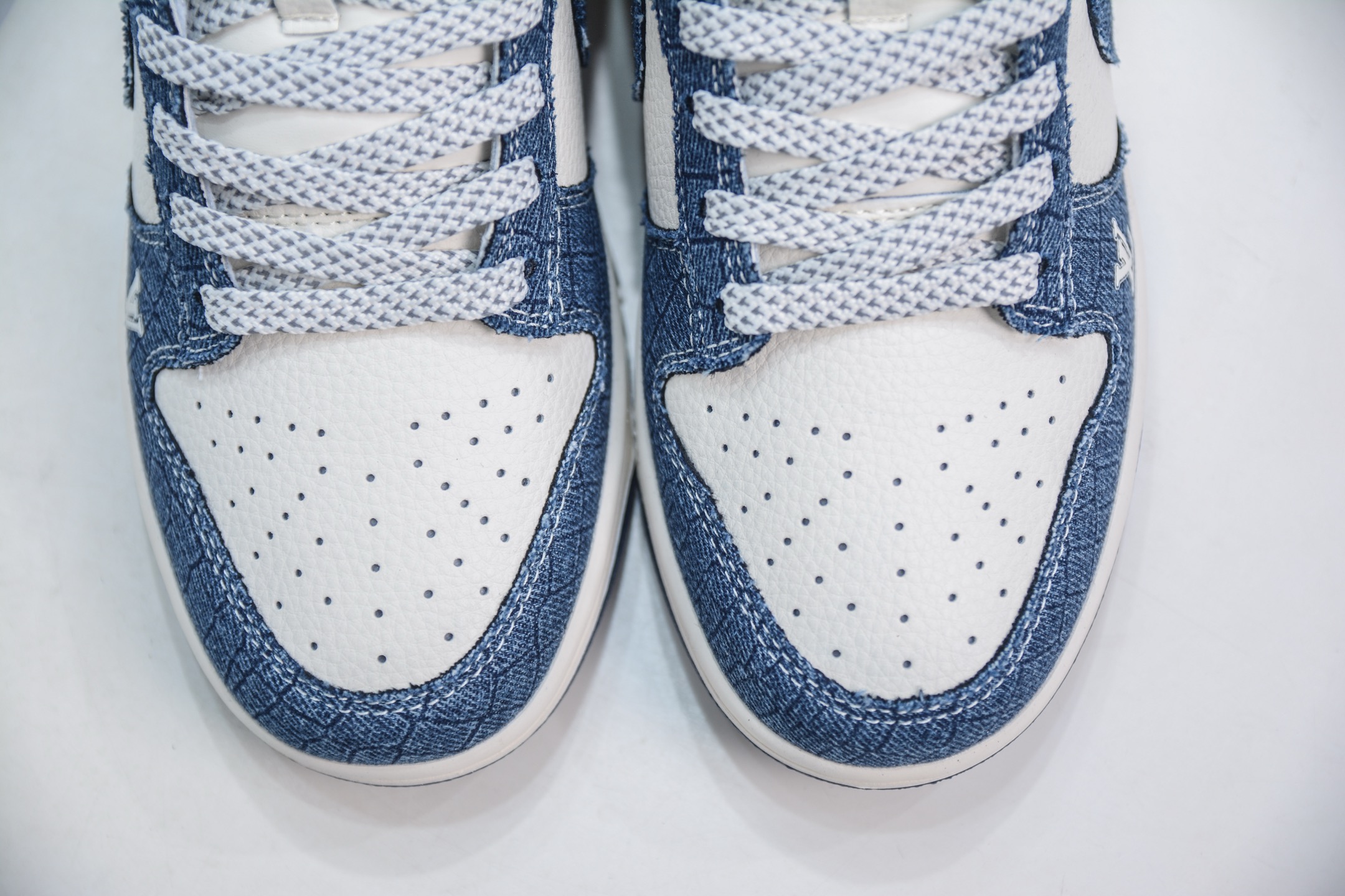 Nike SB Dunk Low x Louis Vuitton LV联名-白蓝牛仔布 FC1688-221