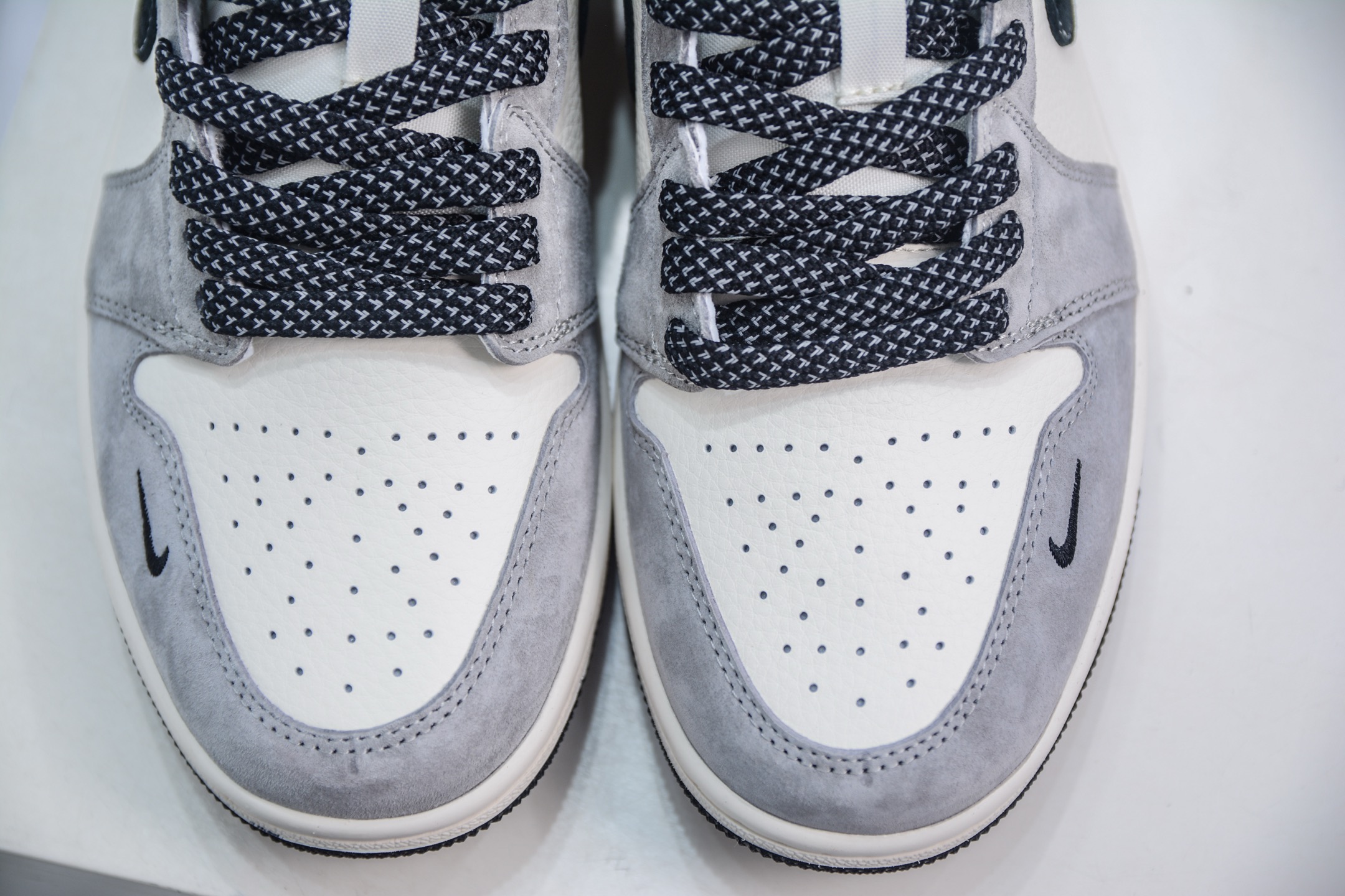 Air Jordan 1 Retro Low x Stussy 斯图西联名-白灰黑 XX3318-508