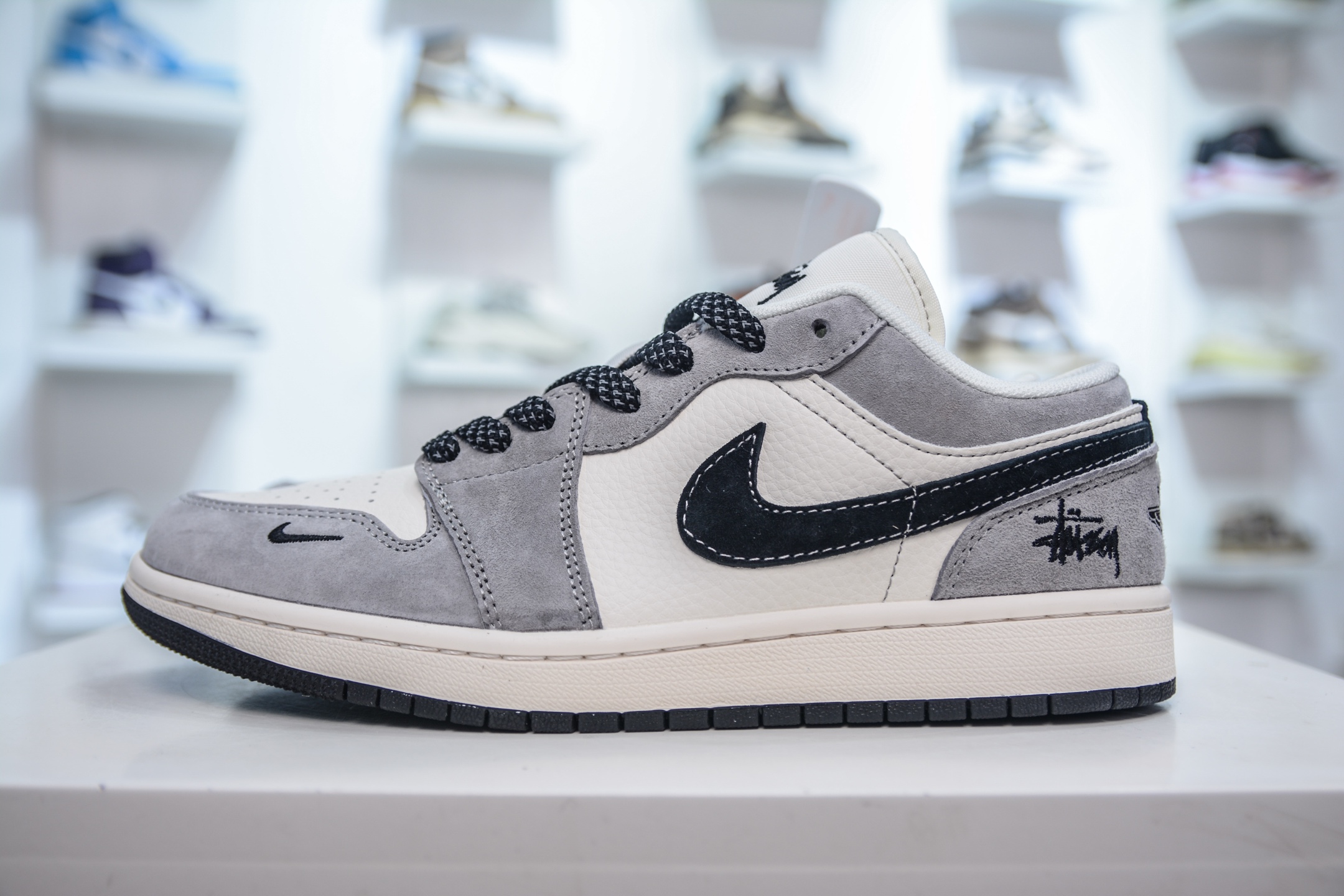 Air Jordan 1 Retro Low x Stussy 斯图西联名-白灰黑 XX3318-508