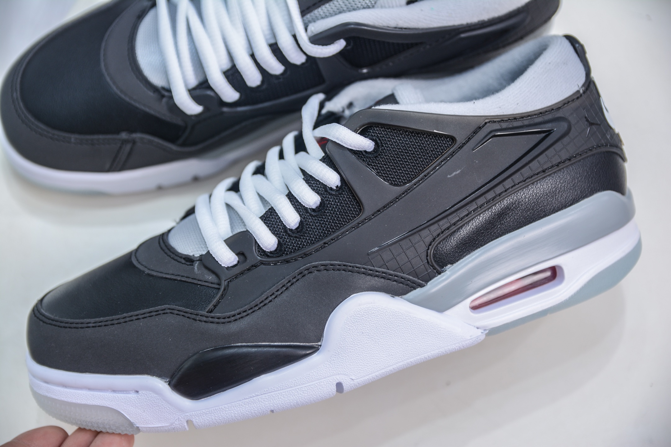 F版 Air Jordan AJ4 RM 重制版低帮复古篮球鞋 黑白灰 HV5184-010