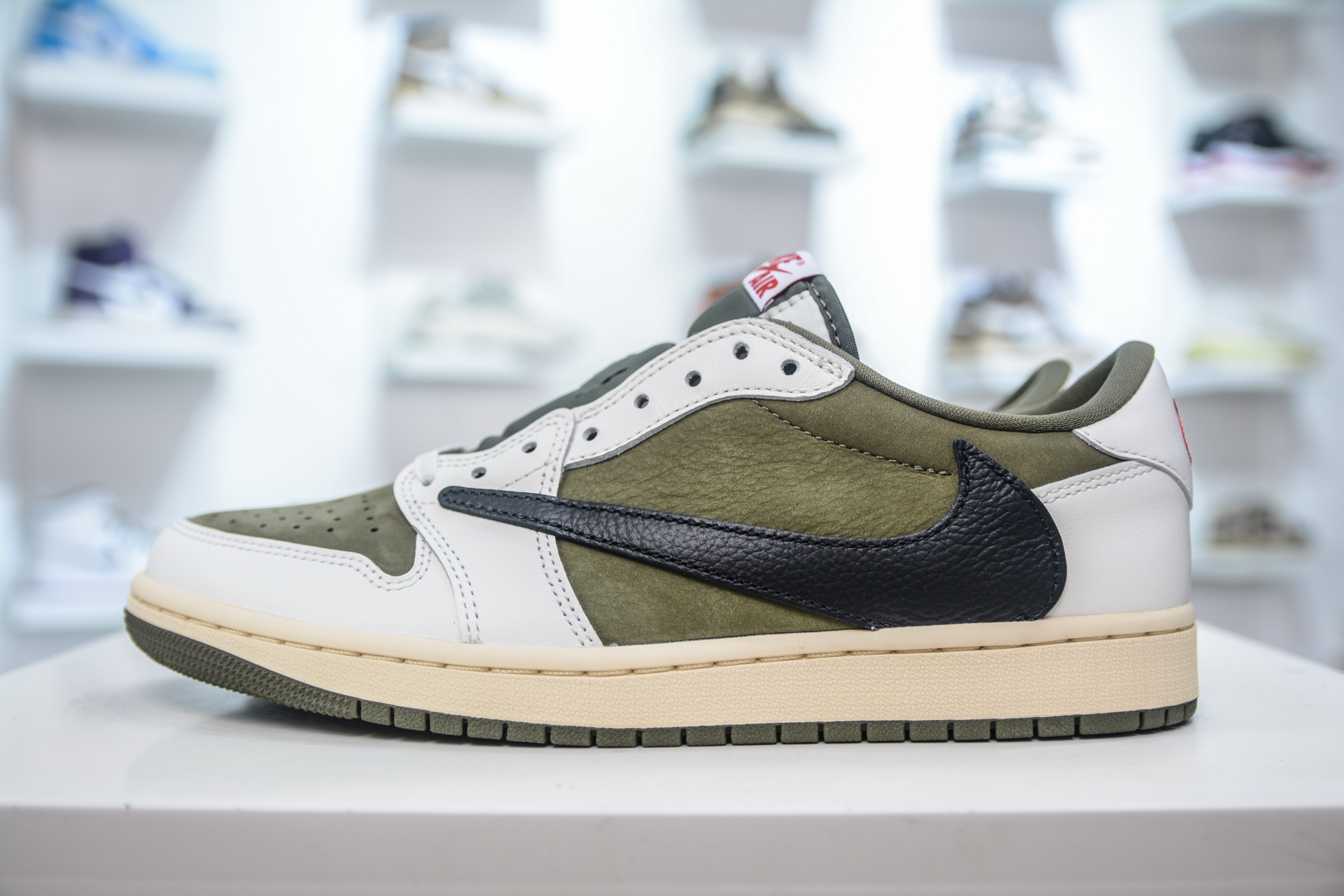 FK纯原 Travis Scott x Jordan Air Jordan 1 Low ”Medium Olive” 倒钩8.0 联名款 白橄榄绿 DM7866-200