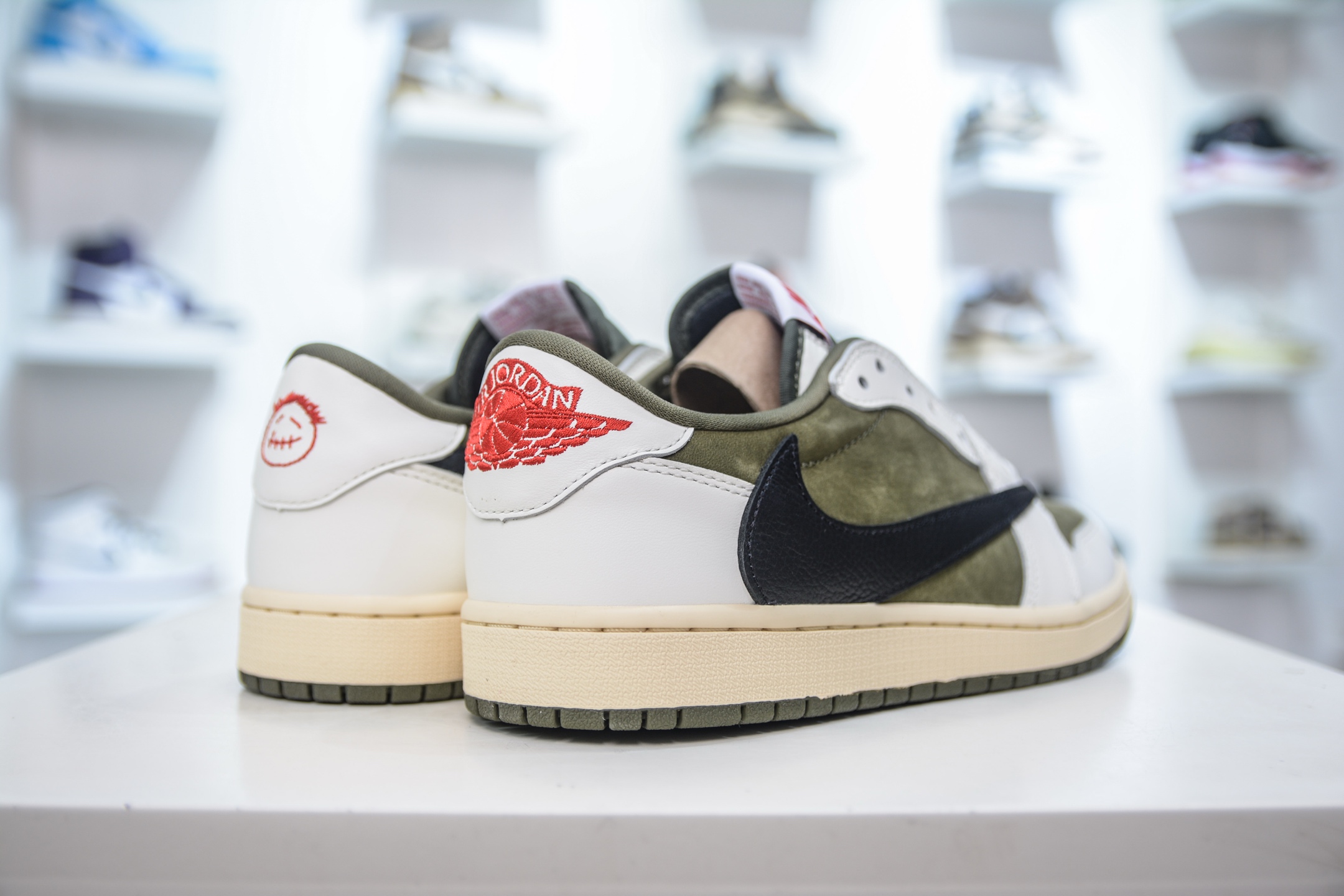 FK纯原 Travis Scott x Jordan Air Jordan 1 Low ”Medium Olive” 倒钩8.0 联名款 白橄榄绿 DM7866-200
