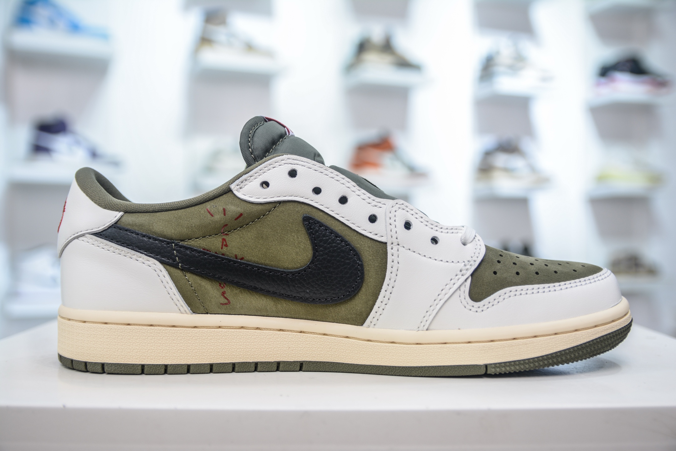 FK纯原 Travis Scott x Jordan Air Jordan 1 Low ”Medium Olive” 倒钩8.0 联名款 白橄榄绿 DM7866-200