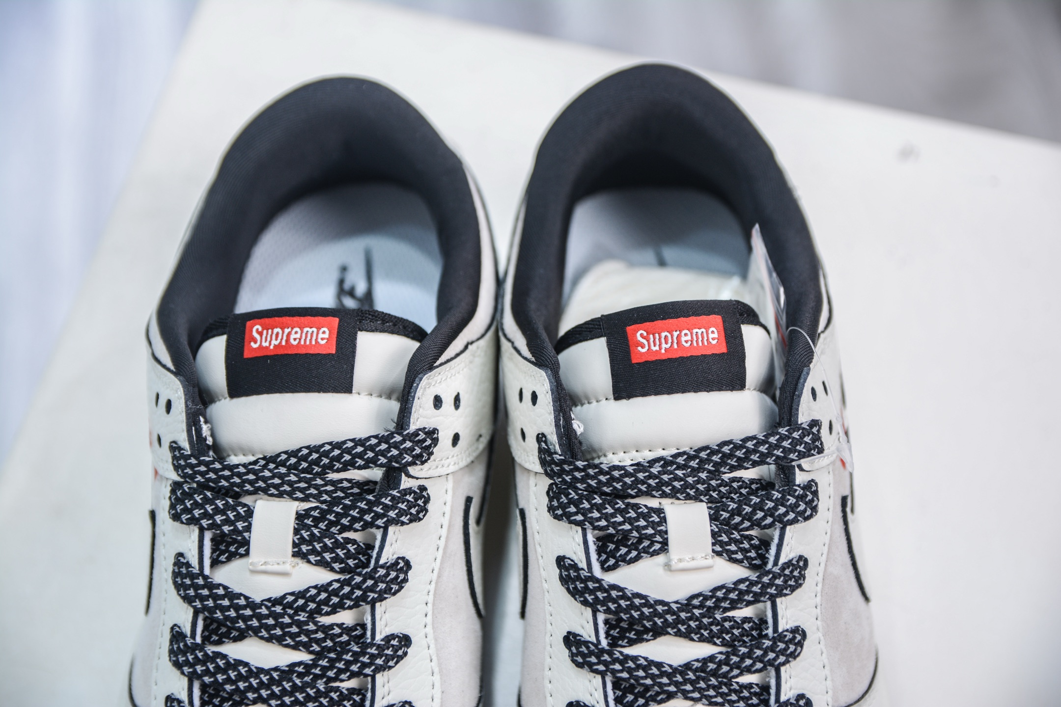 Nike SB Dunk Low x Supreme SUP联名-白红黑 SC9207-410