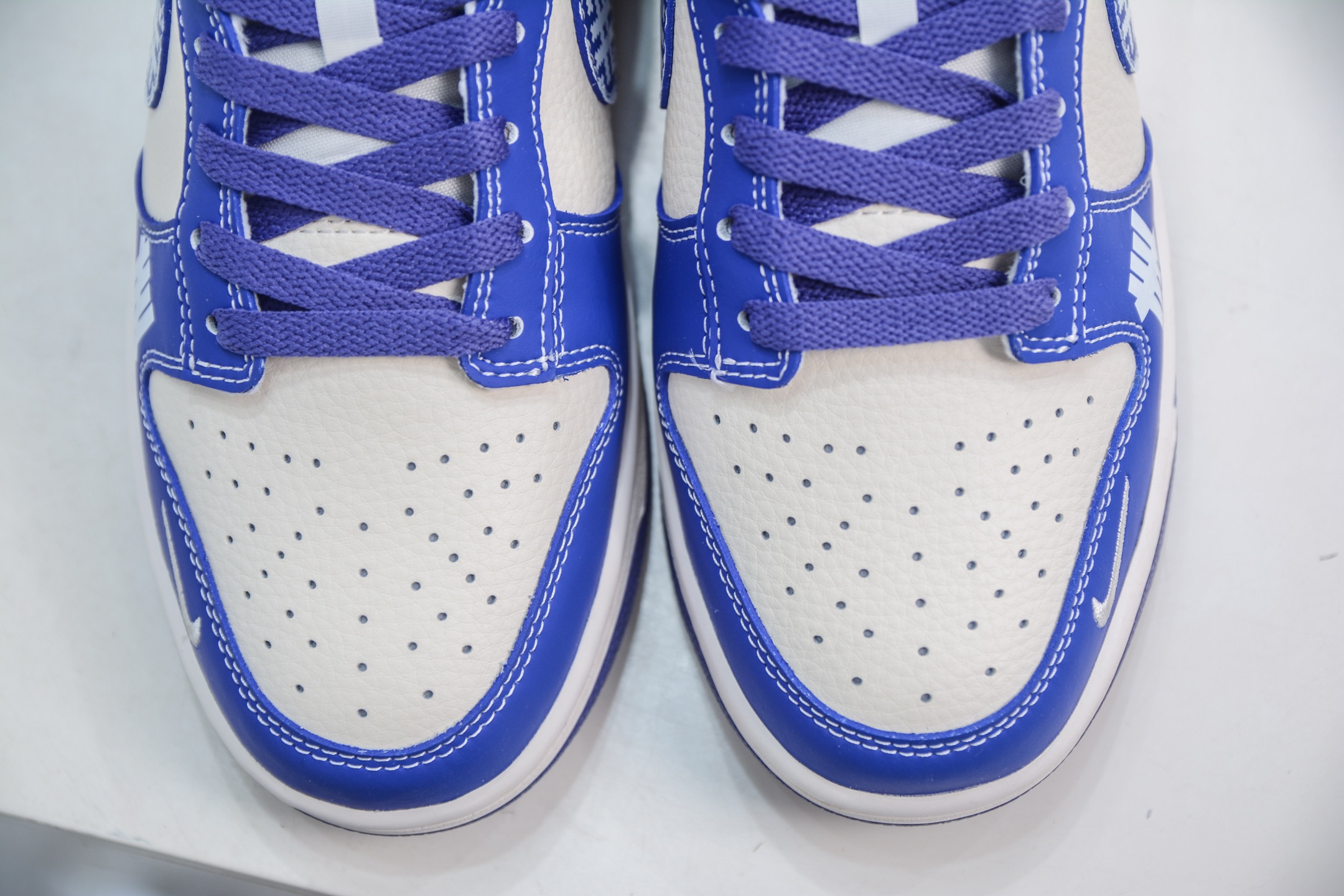Nike SB Dunk Low x UNDEFEATED UND联名-白蓝马赛克勾 KK1333-045