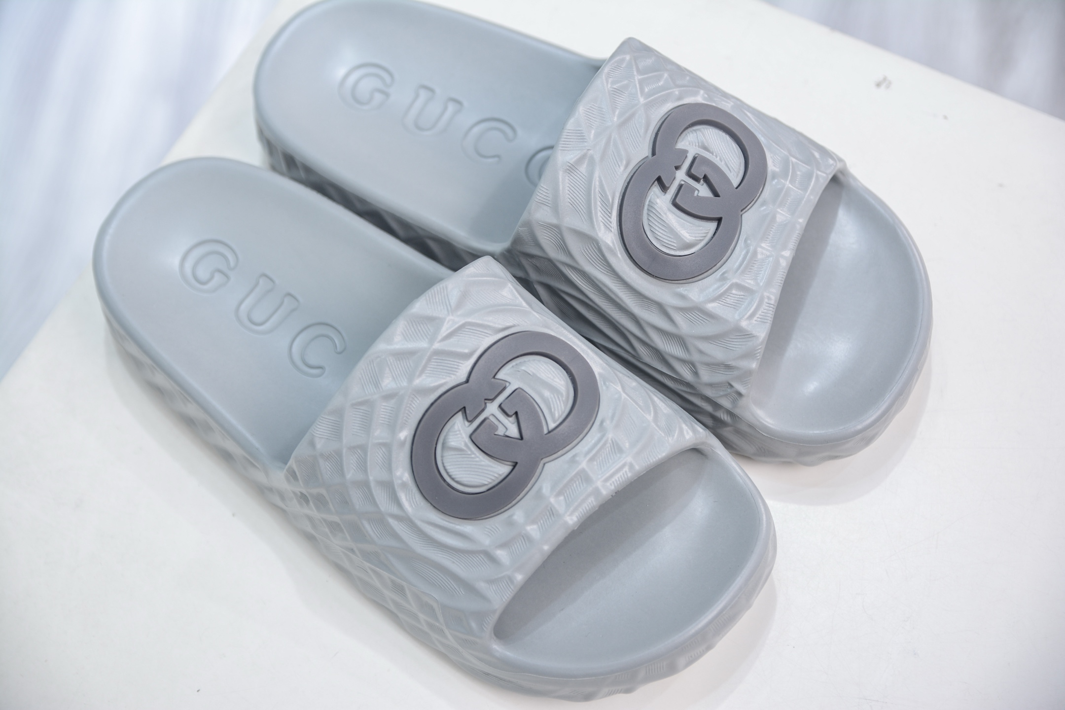 莞产纯原 Gucci 古驰 5D压花一体拖鞋