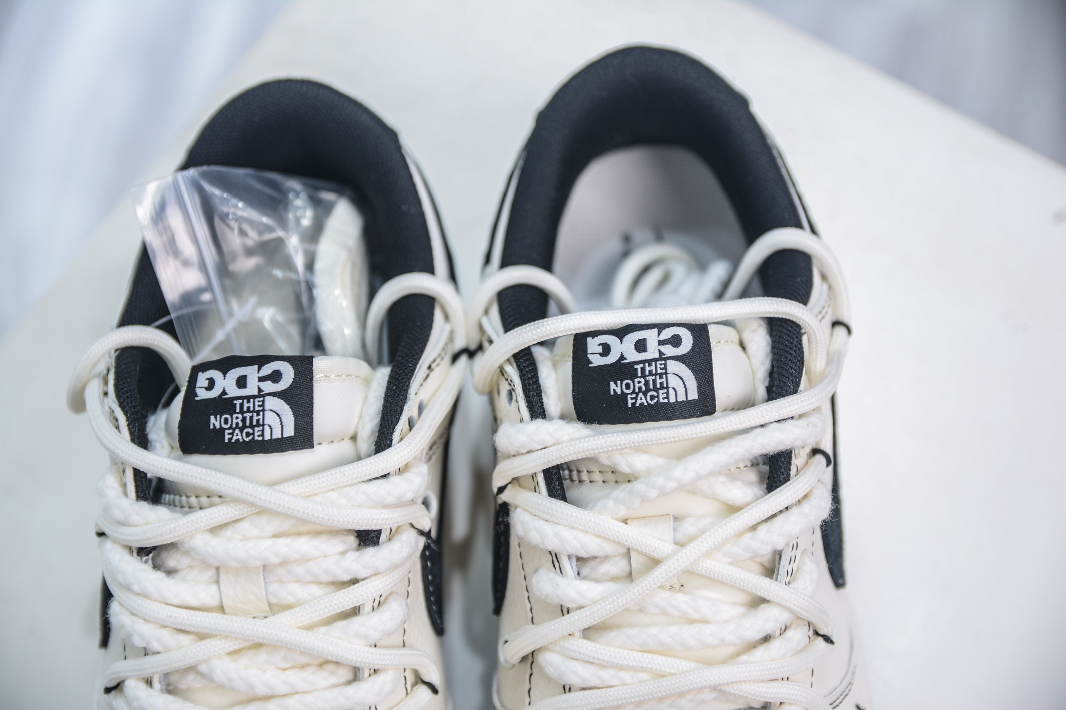 Nike SB Dunk Low x The North Face x CDG 北面CDG联名-米白黑绑带 YX5066-286