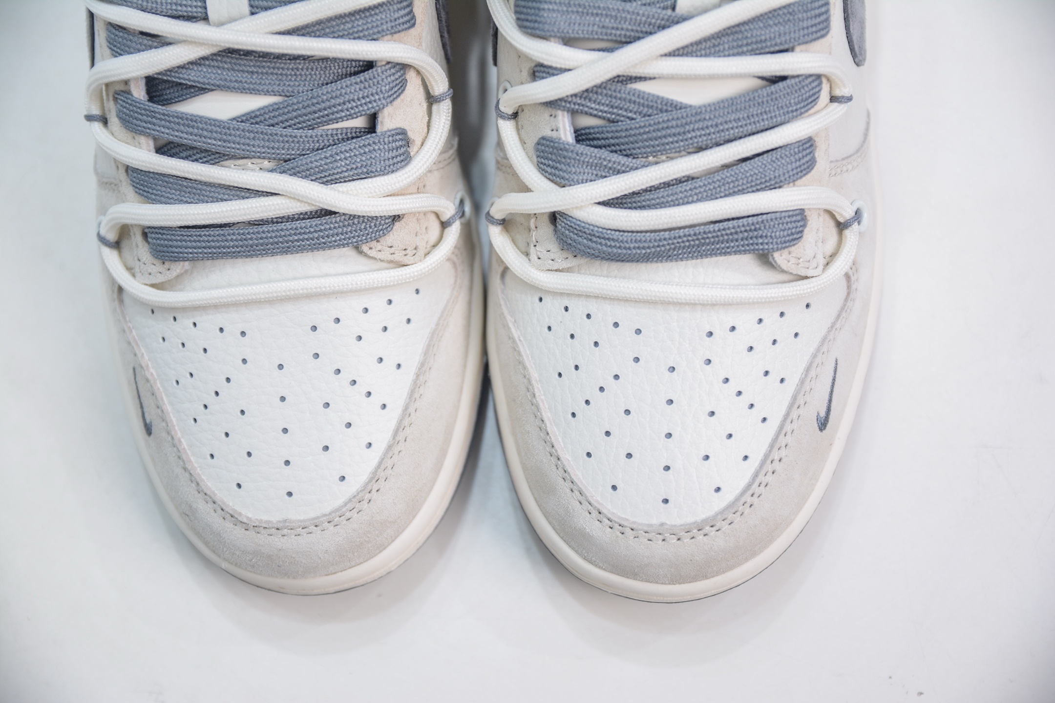 Nike SB Dunk Low x Stussy 斯图西联名-白棕灰绑带 DM6868-093