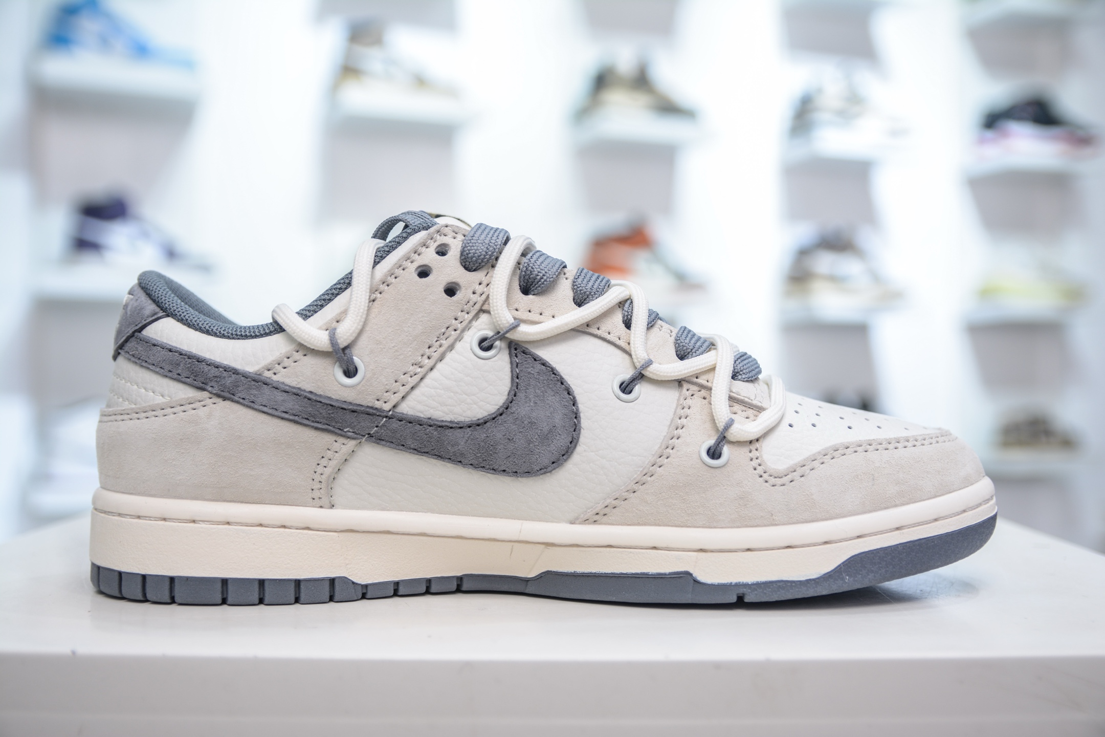 Nike SB Dunk Low x Stussy 斯图西联名-白棕灰绑带 DM6868-093