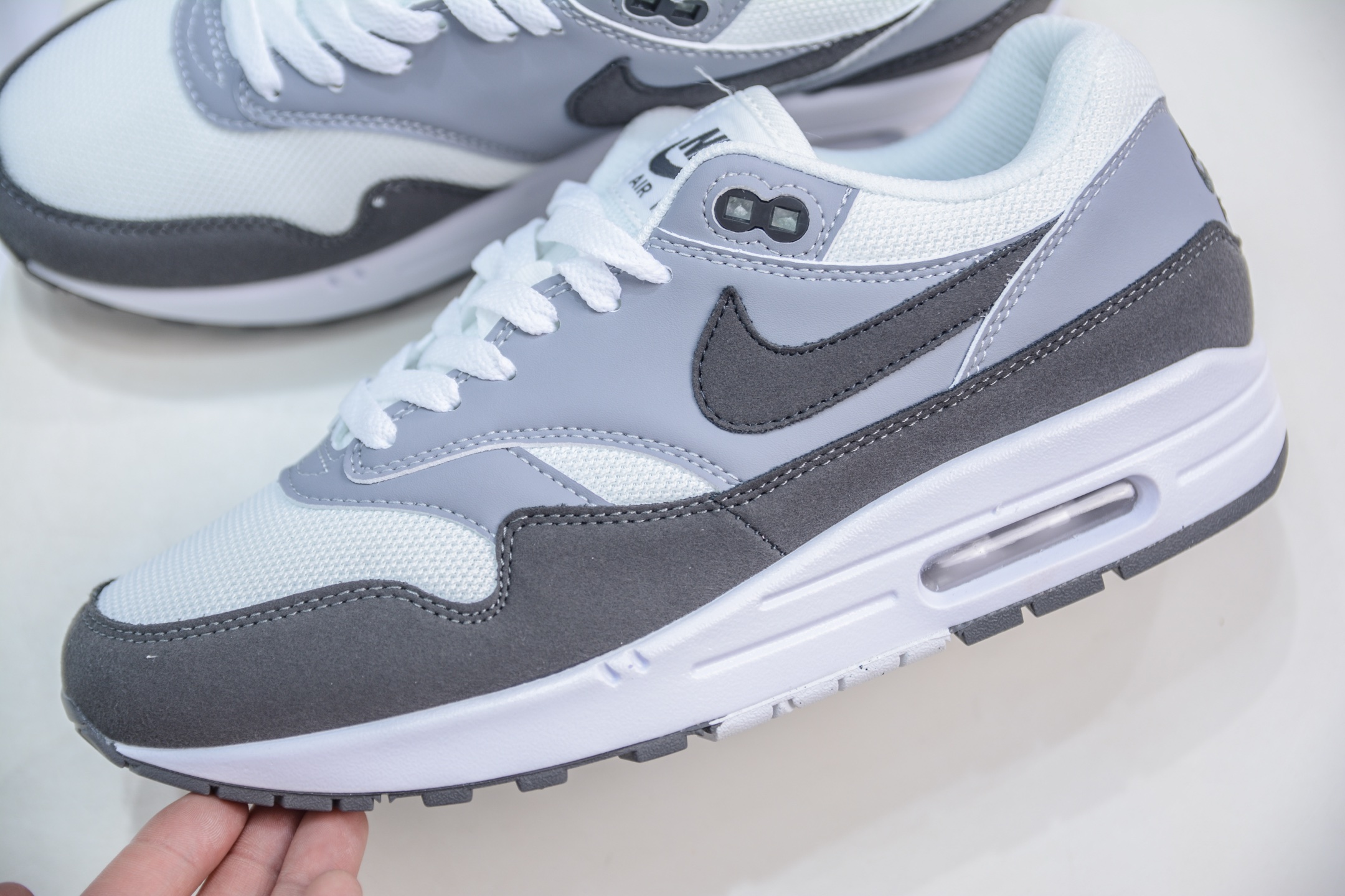 NK Air Max 1 初代复古气垫慢跑鞋 HM9936-001