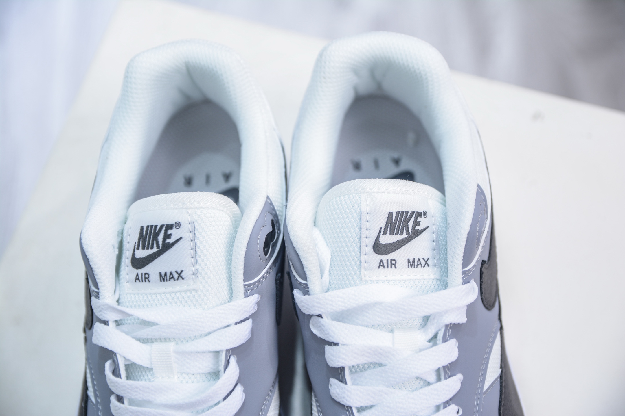NK Air Max 1 初代复古气垫慢跑鞋 HM9936-001