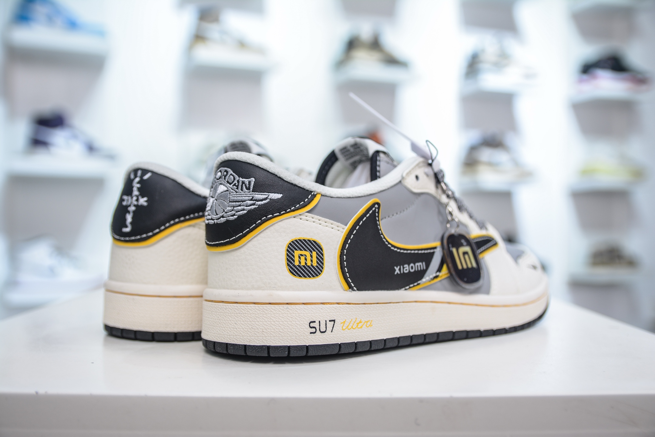 TS x Xiaomi x Air Jordan 1 Low 小米 SU7Ultru 倒钩低帮小米联名