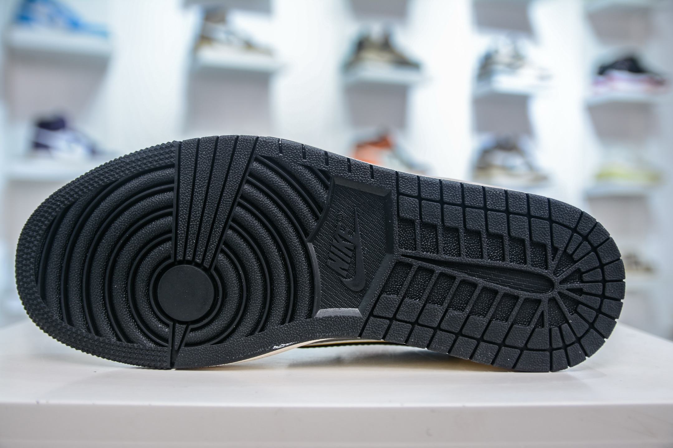TS x Xiaomi x Air Jordan 1 Low 小米 SU7Ultru 倒钩低帮小米联名