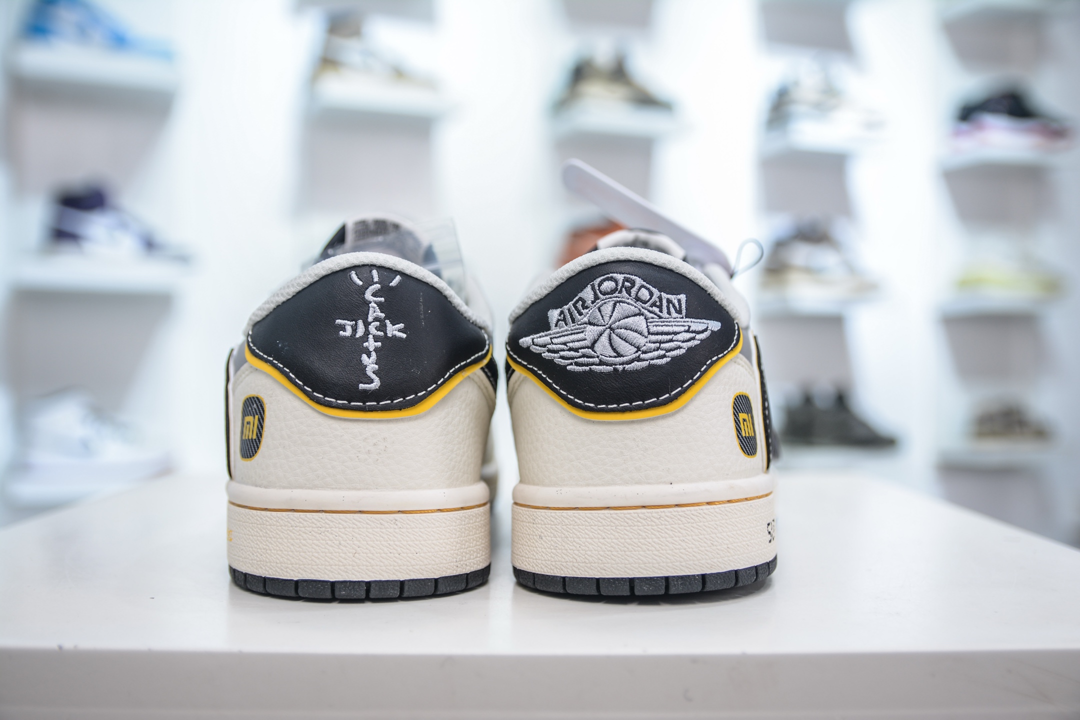 TS x Xiaomi x Air Jordan 1 Low 小米 SU7Ultru 倒钩低帮小米联名
