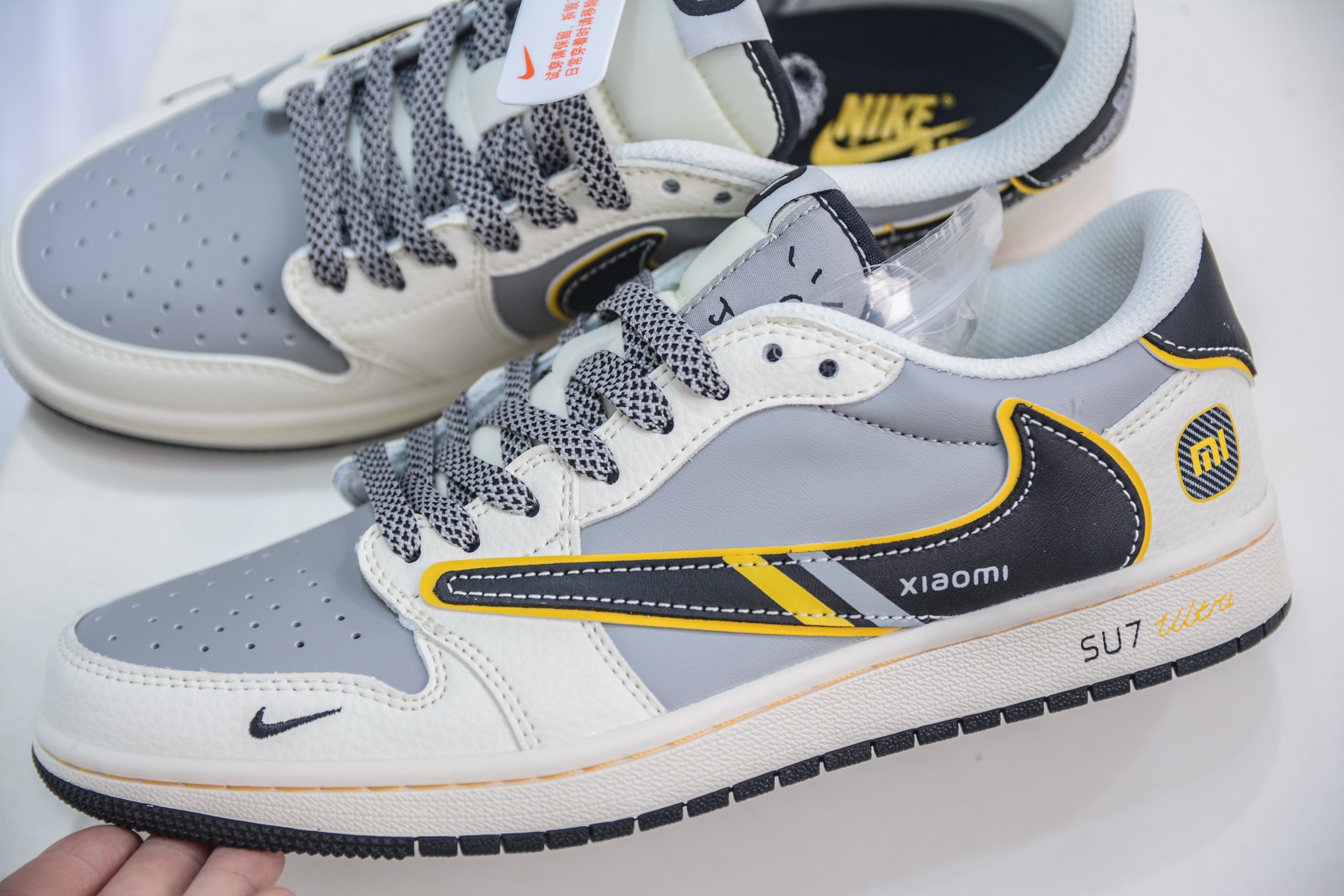 TS x Xiaomi x Air Jordan 1 Low 小米 SU7Ultru 倒钩低帮小米联名