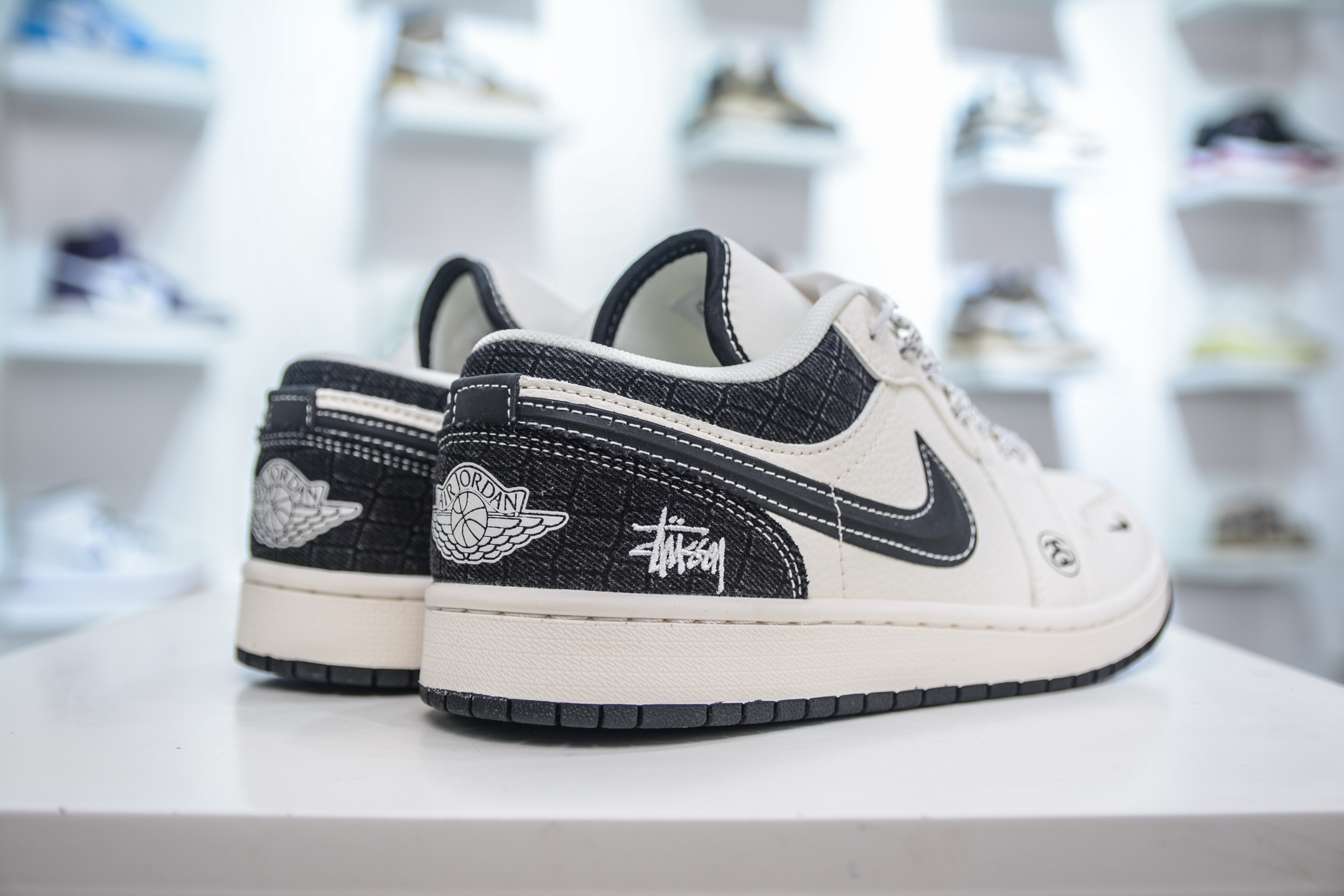Air Jordan 1 Retro Low x Stussy 斯图西联名-白黑牛仔立体勾 XS6086-561