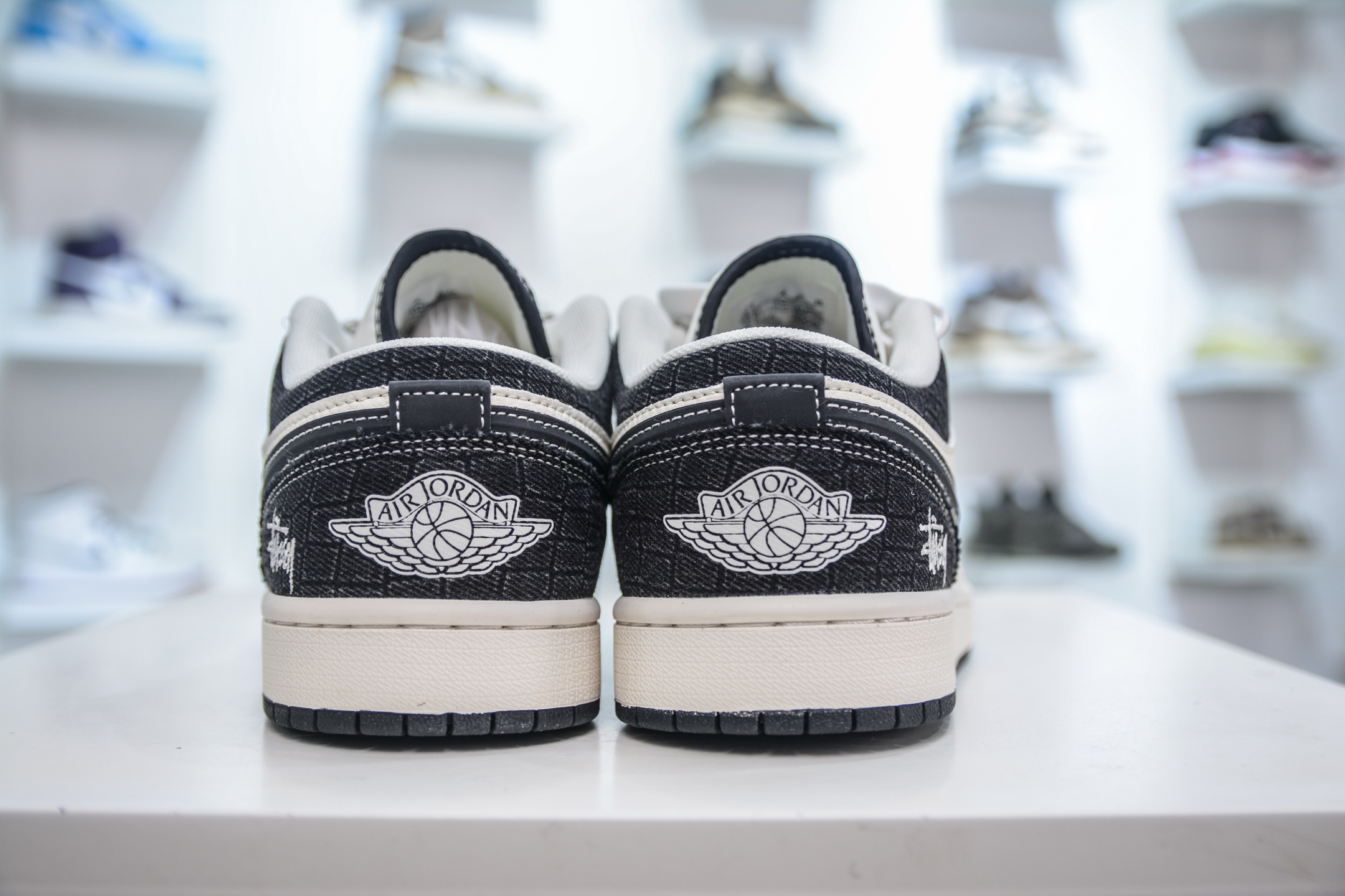 Air Jordan 1 Retro Low x Stussy 斯图西联名-白黑牛仔立体勾 XS6086-561