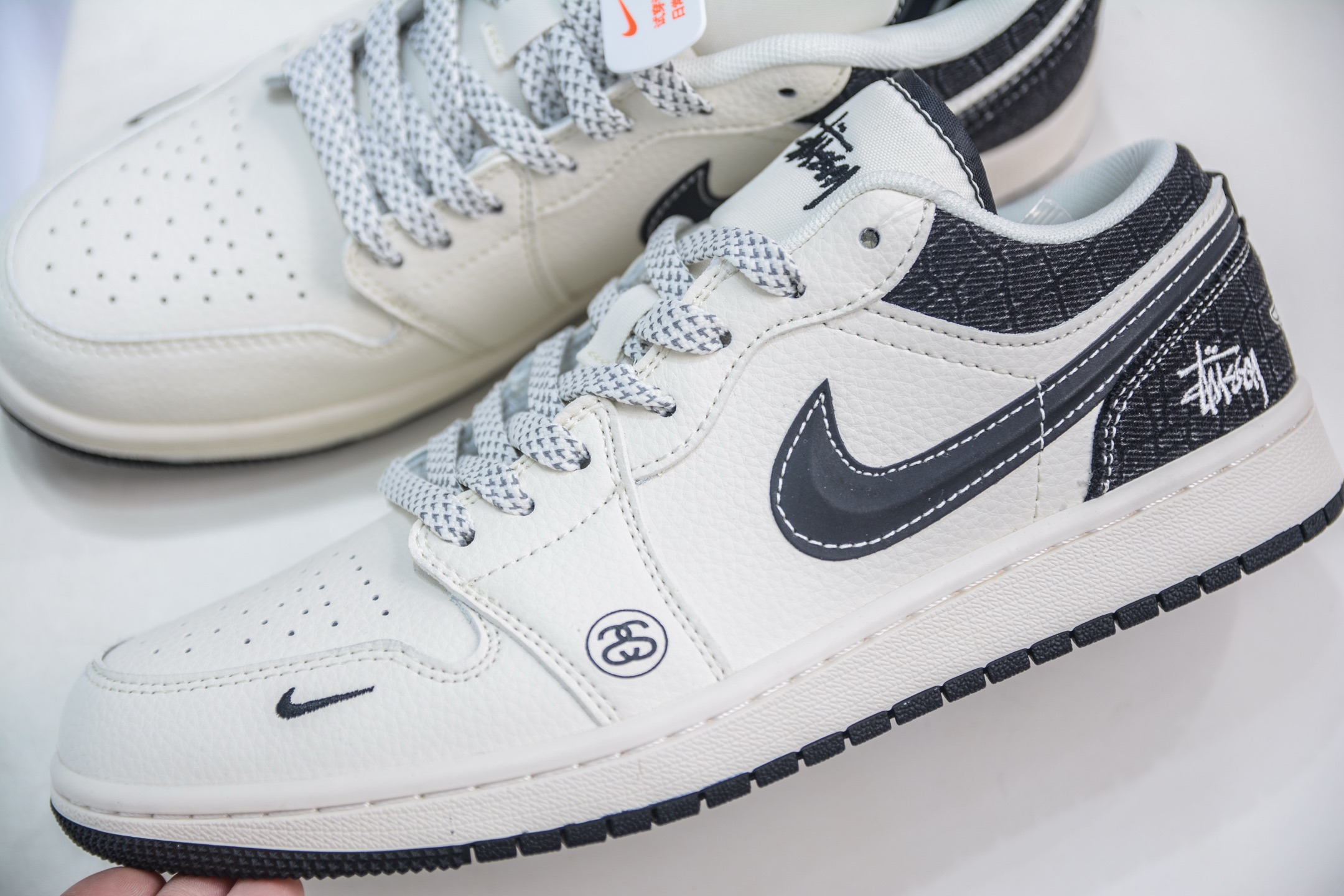 Air Jordan 1 Retro Low x Stussy 斯图西联名-白黑牛仔立体勾 XS6086-561
