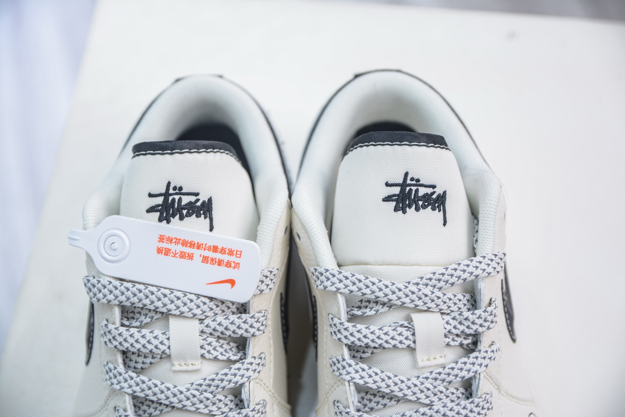 Air Jordan 1 Retro Low x Stussy 斯图西联名-白黑牛仔立体勾 XS6086-561