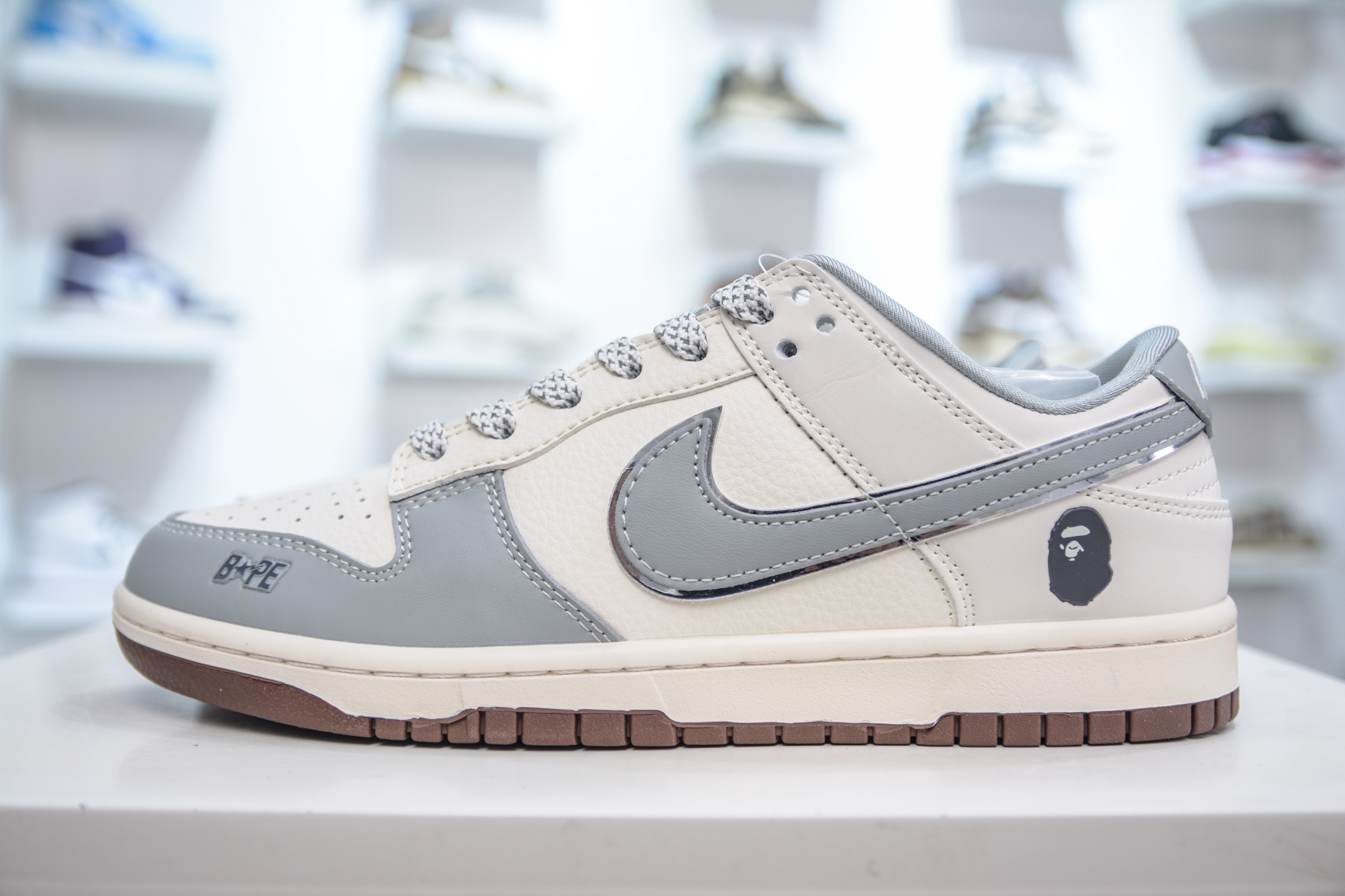 Nike SB Dunk Low x BAPE 猿人头联名-米灰棕底 JJ2508-558