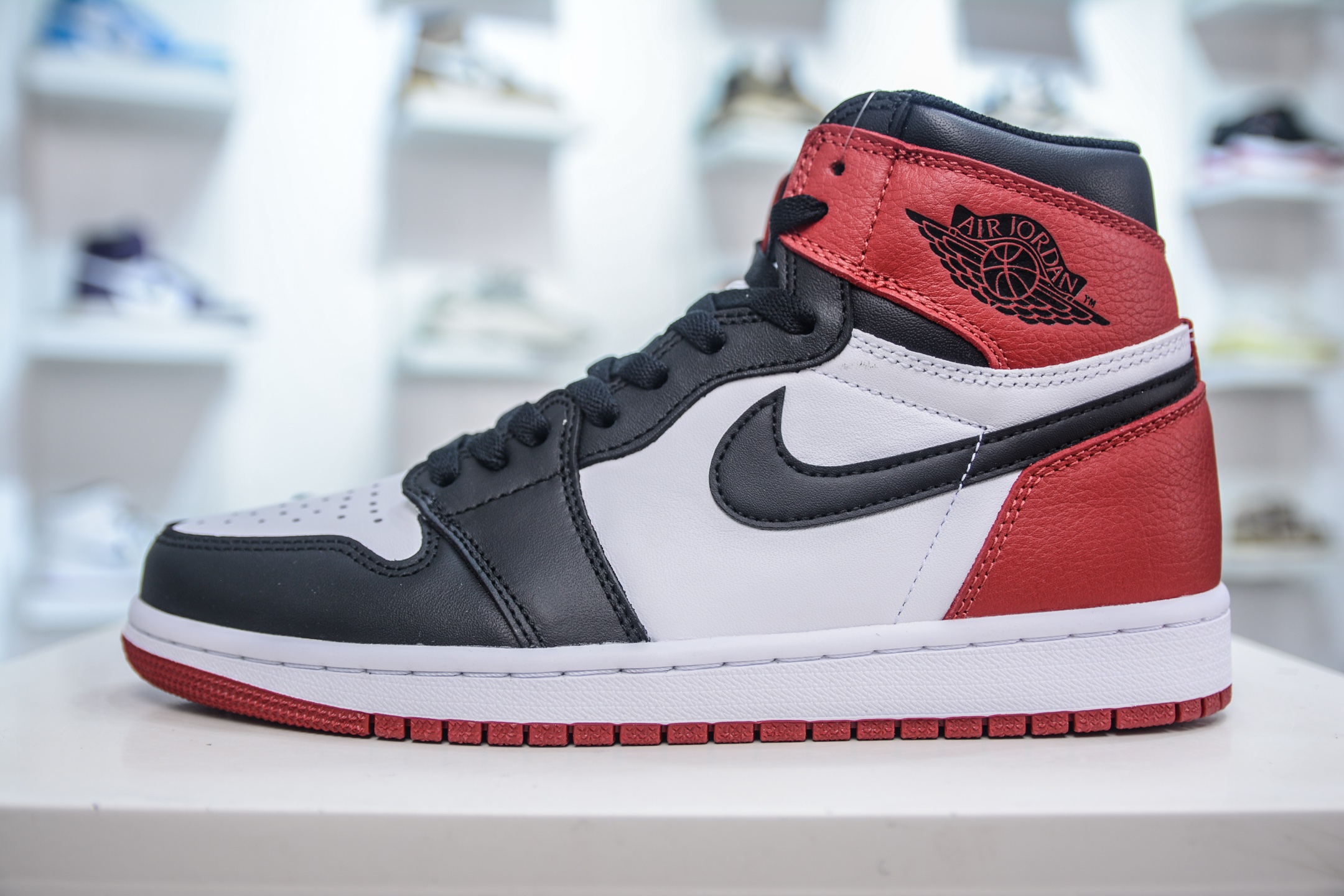 F版 Air Jordan AJ1 Retro High 高帮 黑脚趾 555088-125