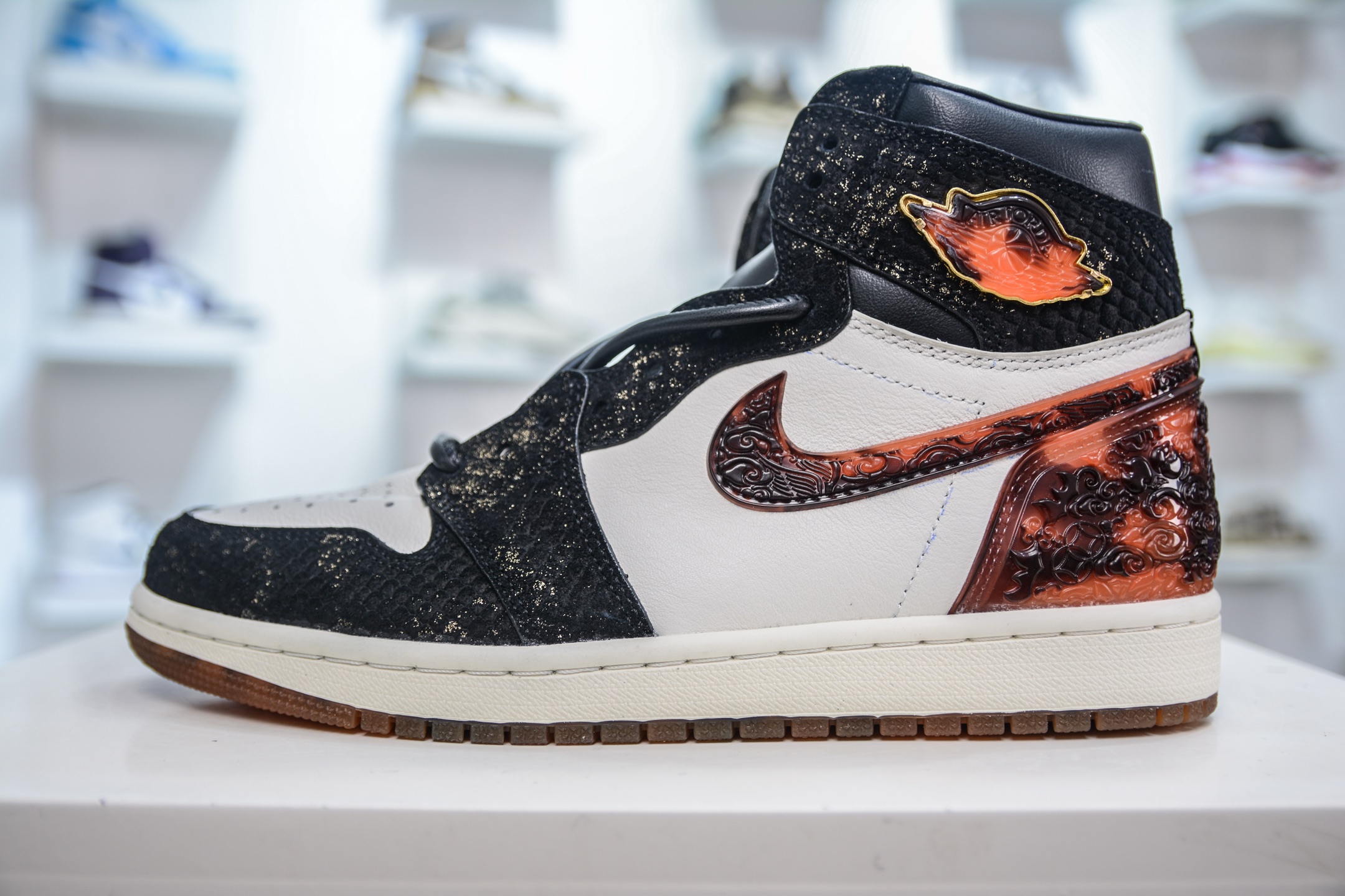 Air Jordan AJ1 Retro High 高帮 亚洲限定蛇年CNY 玄武黑白橙 IB3165-091