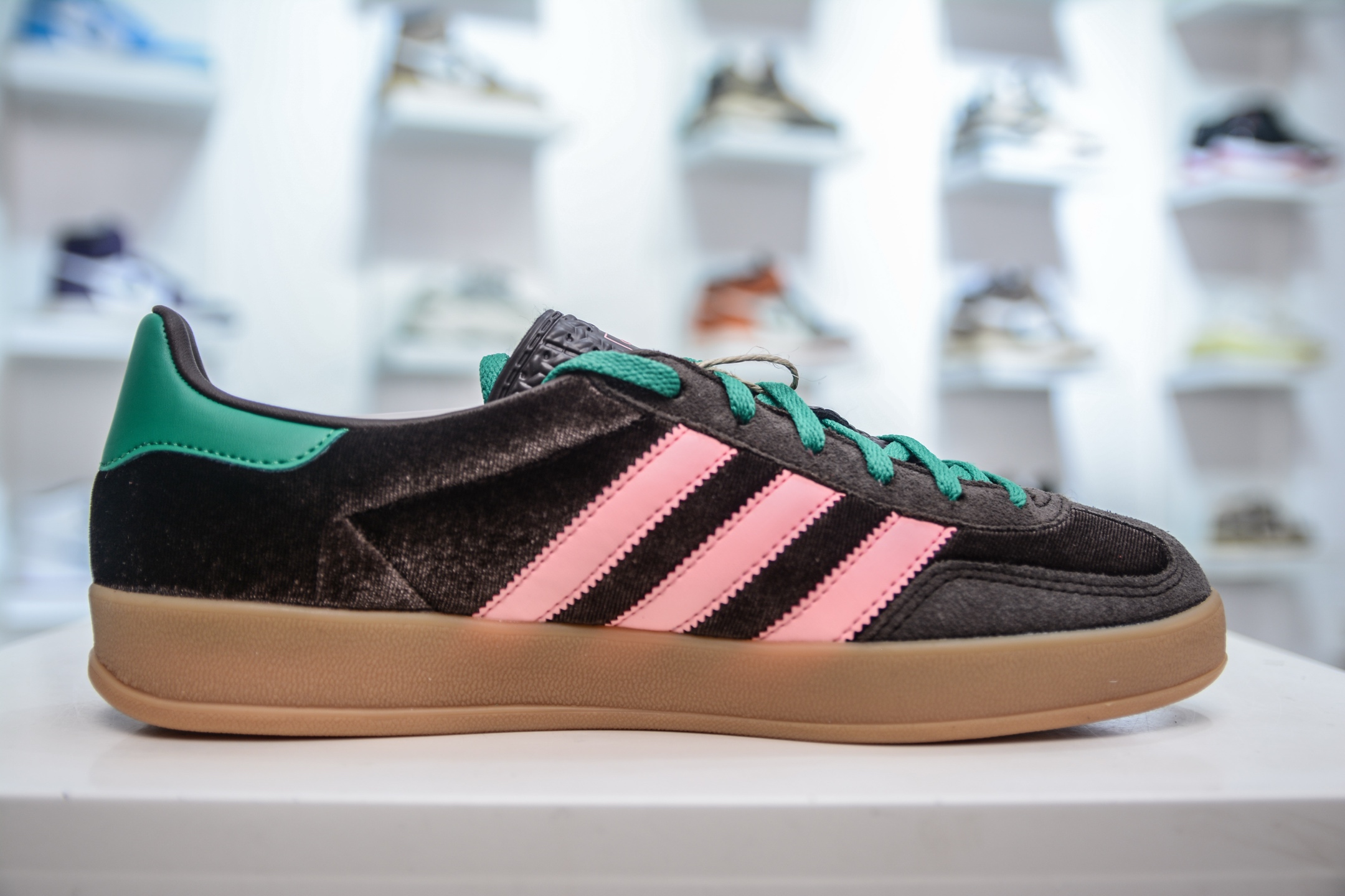 AD Original Gazelle Trainers 瞪羚室内鞋系列低帮复古百搭休闲运动德训风板鞋 JI2714