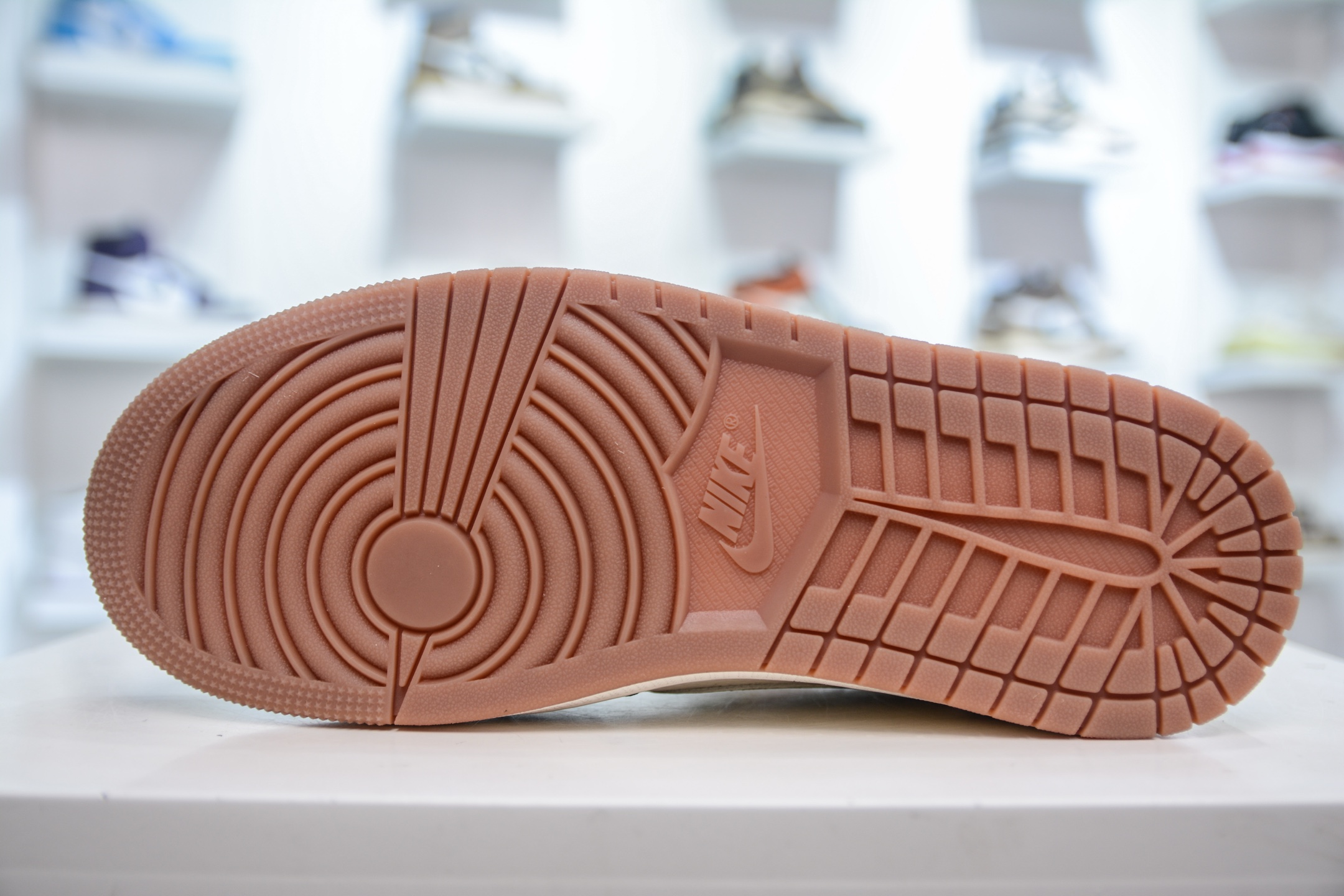 Travis Scott x Air Jordan 1 Low 黑黄 DN6901-095