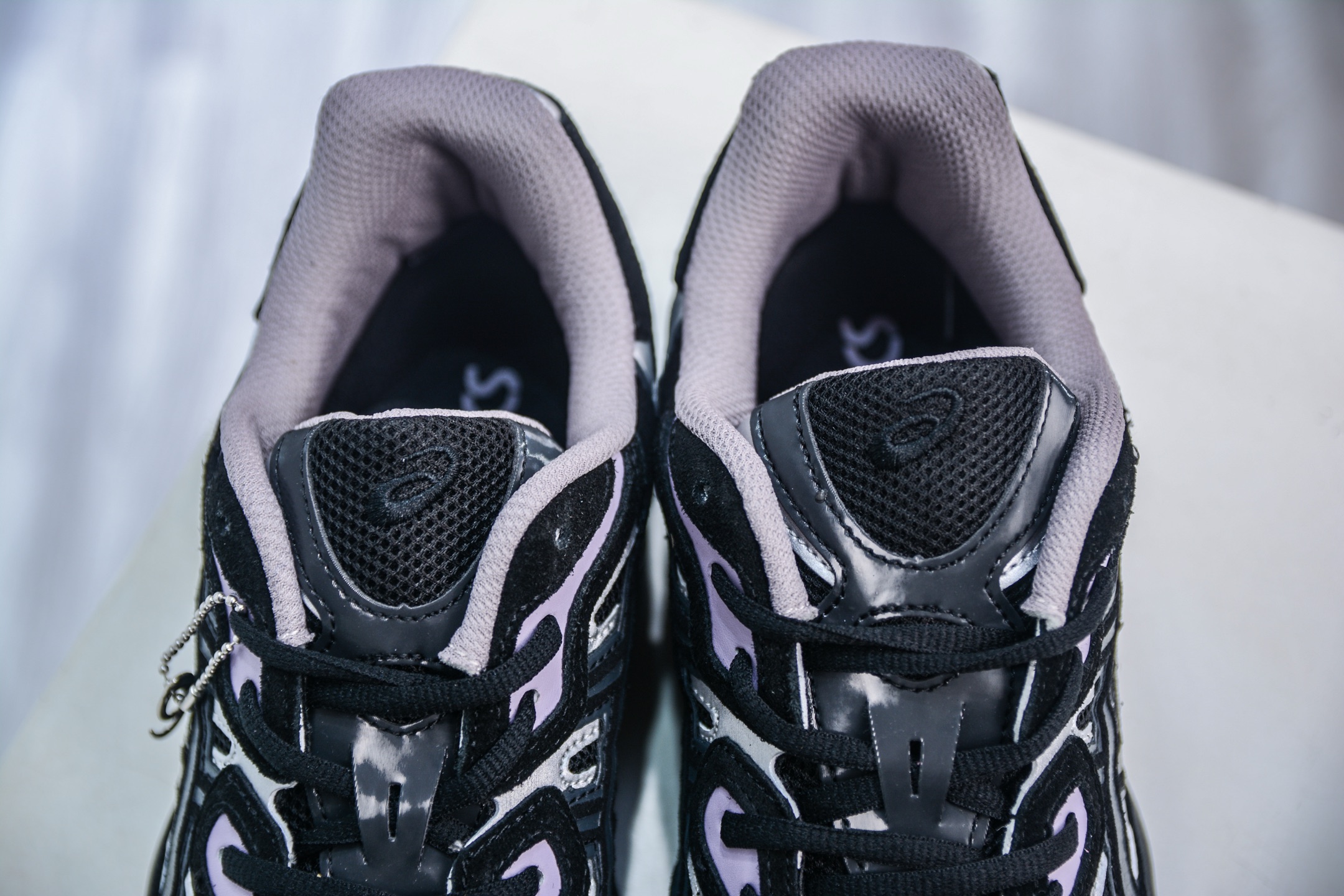 Asics Gel-NYC 纯原版本 亚瑟士运动休闲透气专业跑鞋 鞋面采用反绒皮与网布拼接 1203A632-001