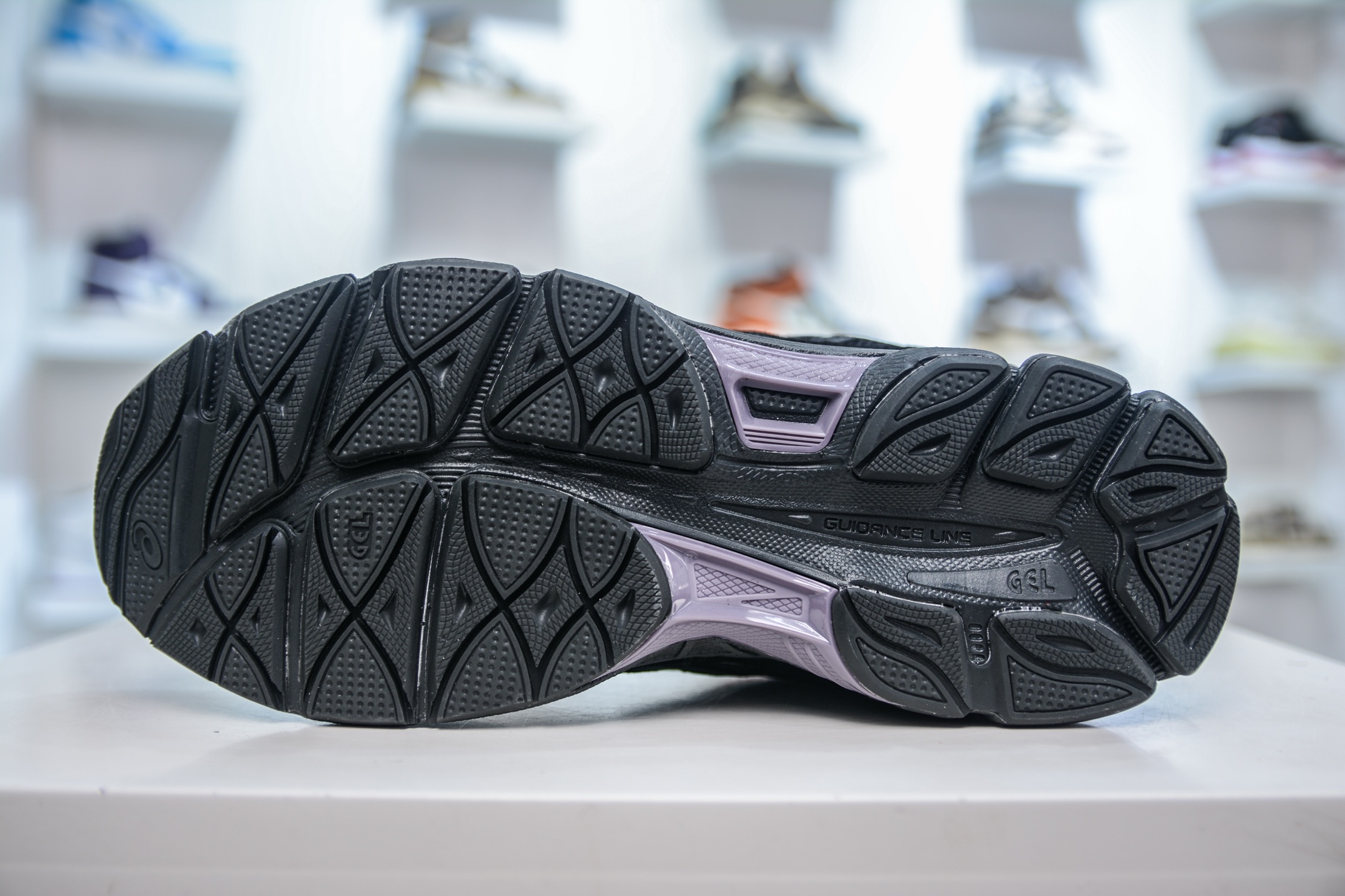 Asics Gel-NYC 纯原版本 亚瑟士运动休闲透气专业跑鞋 鞋面采用反绒皮与网布拼接 1203A632-001